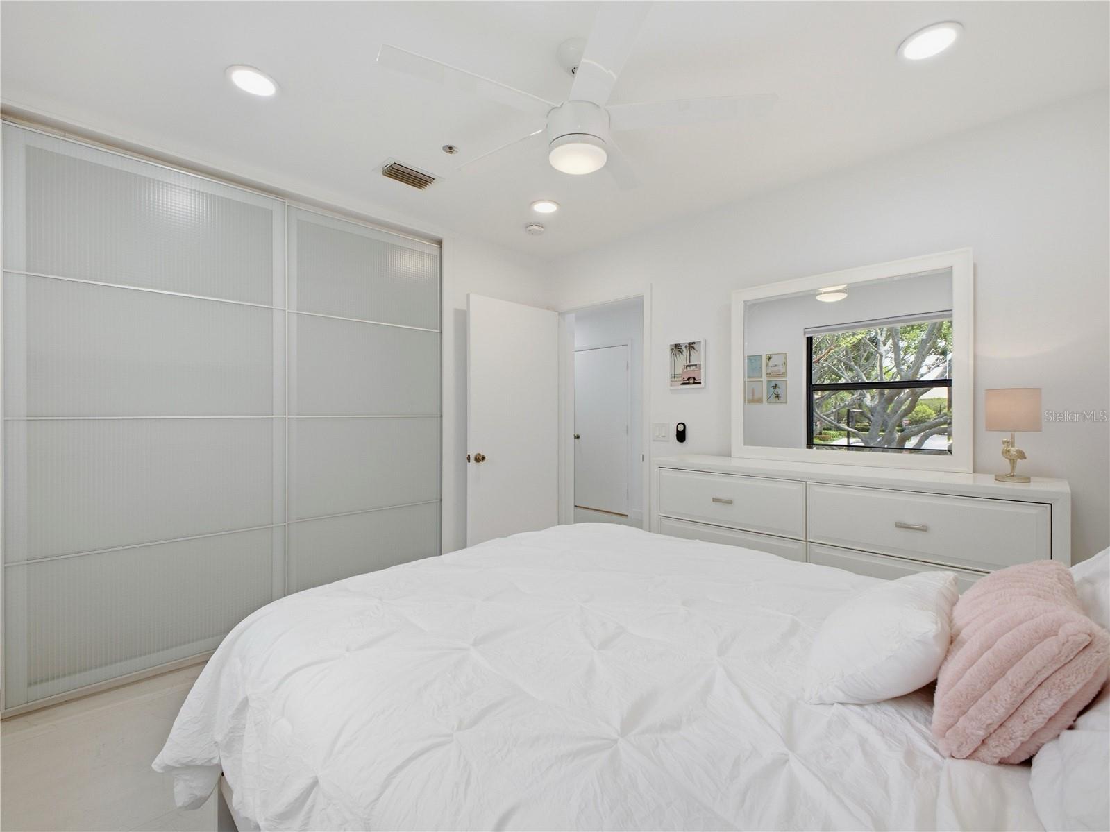 Image 25 of 35 For 5157 Floria Way J