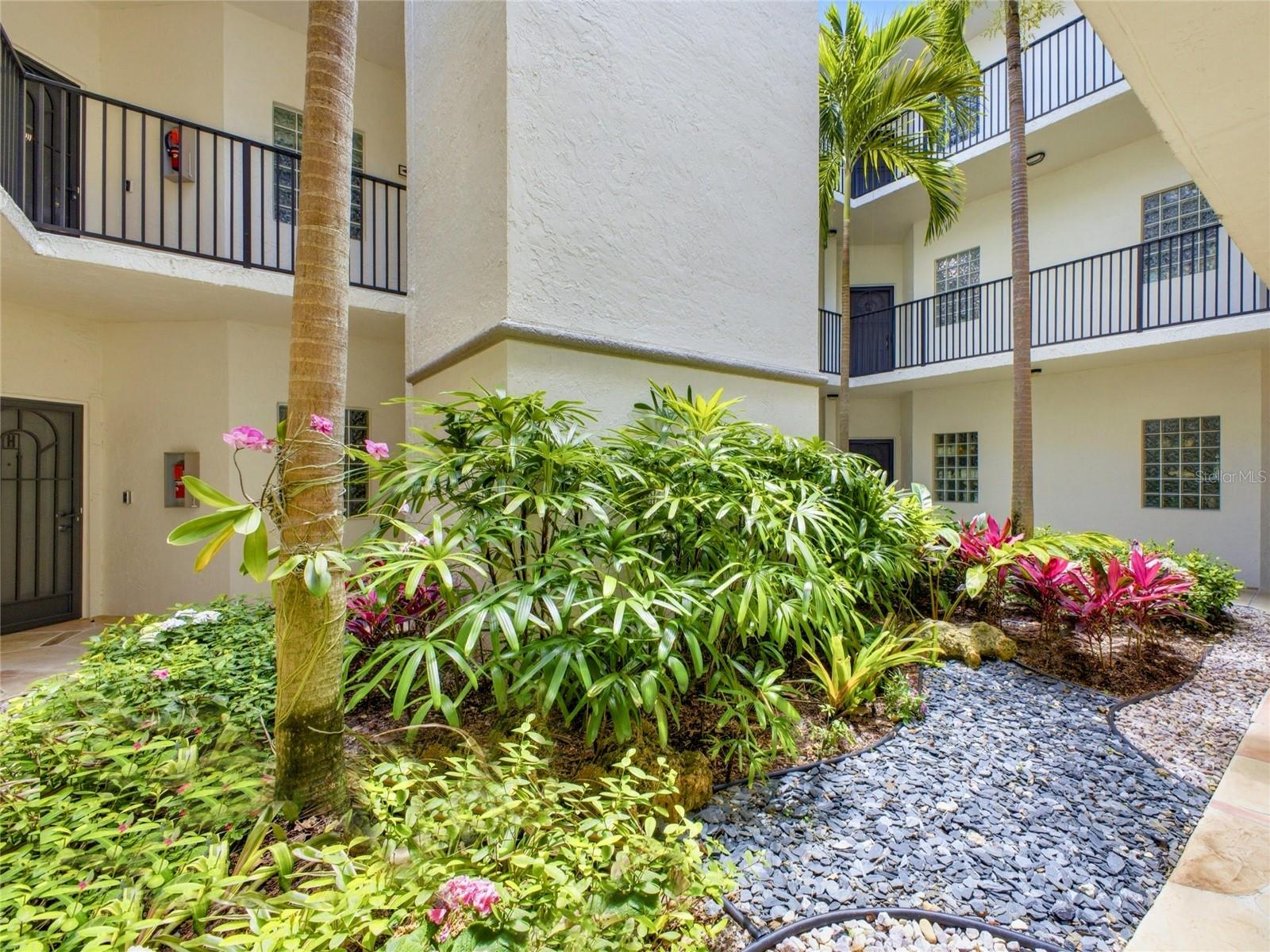 Image 7 of 35 For 5157 Floria Way J