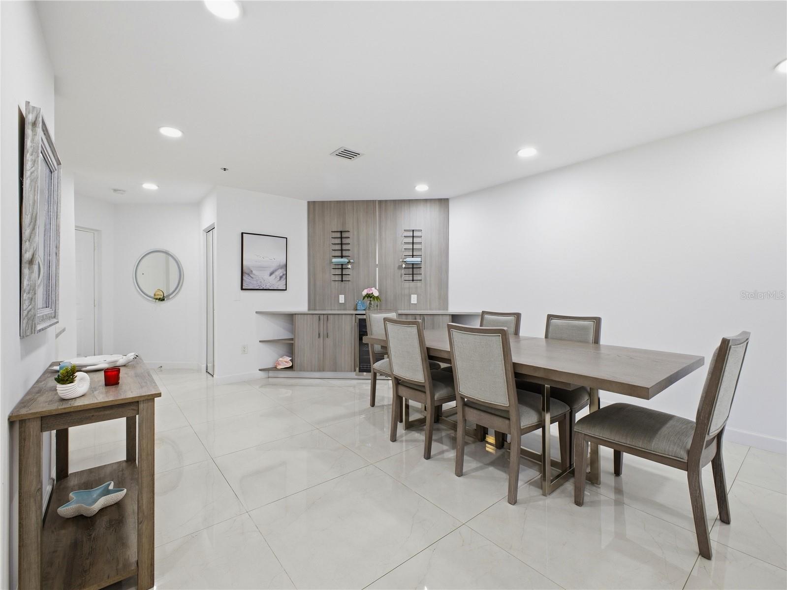 Image 8 of 35 For 5157 Floria Way J