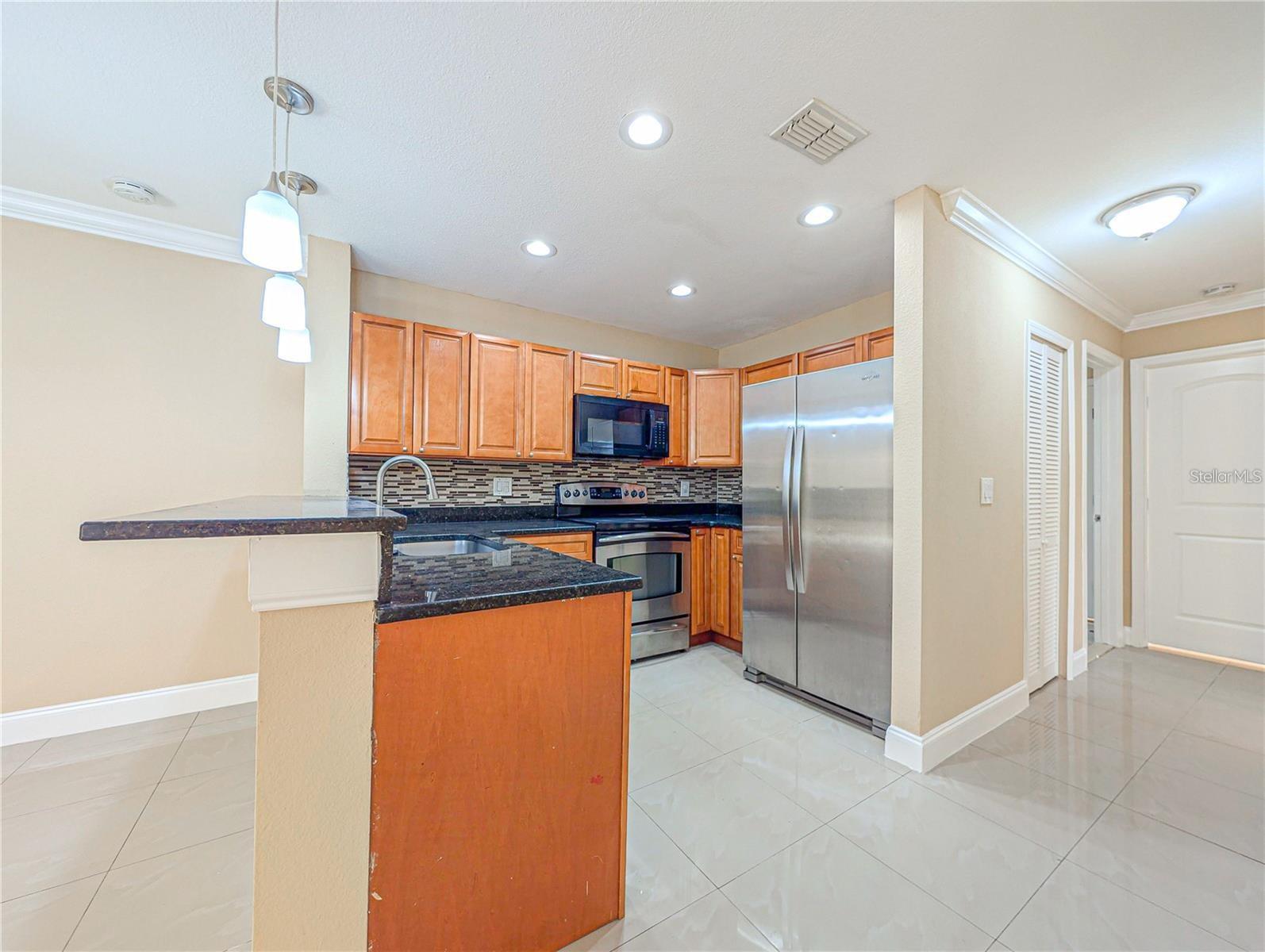 Image 4 of 12 For 6022 Westgate Drive 102