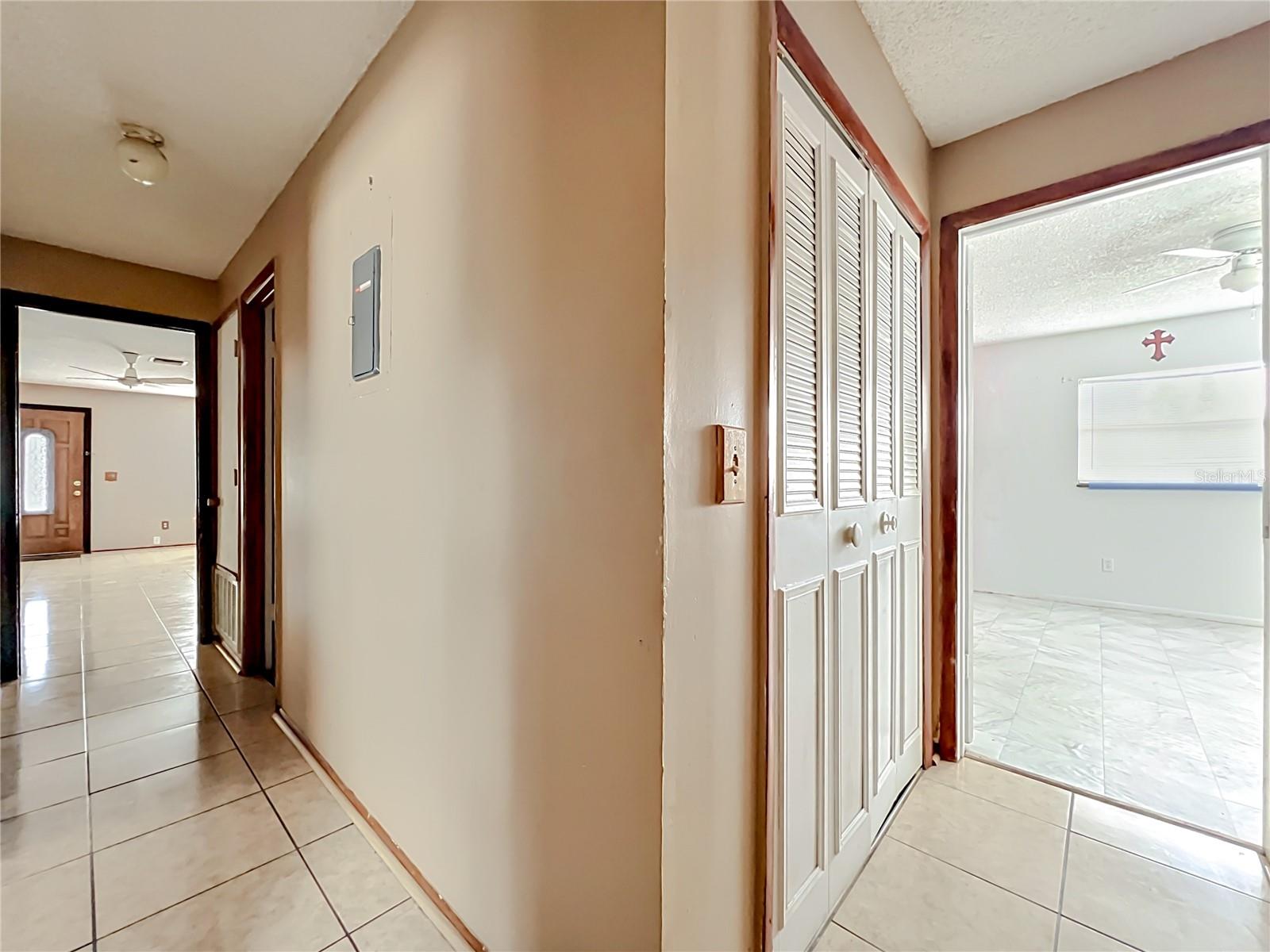 Image 38 of 45 For 4346 Daubert Street