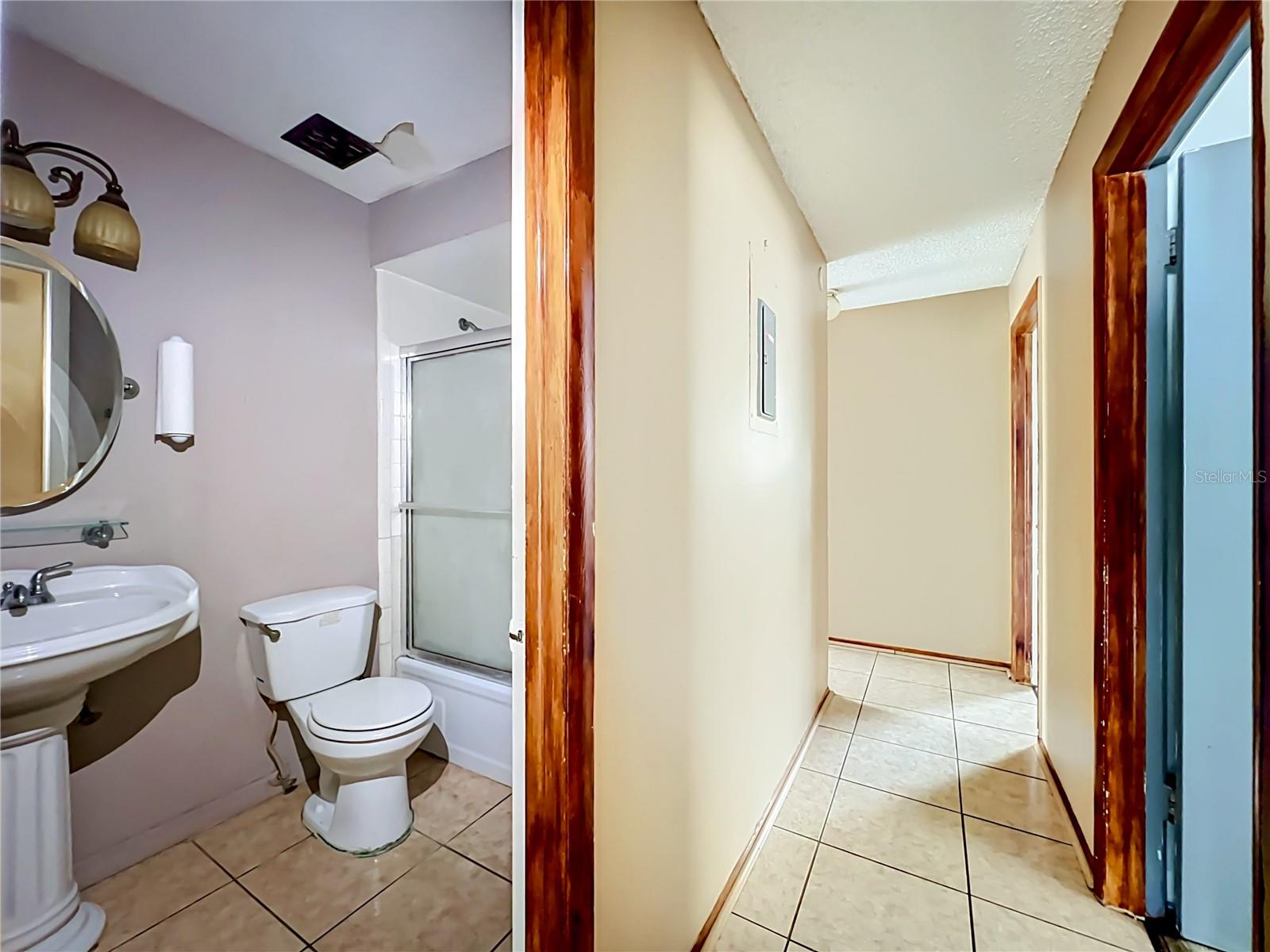 Image 41 of 45 For 4346 Daubert Street