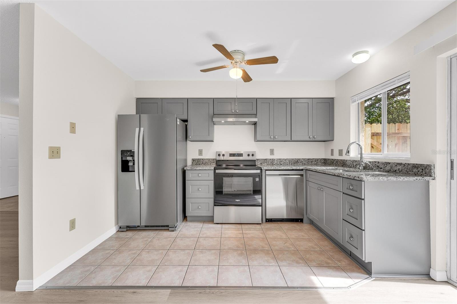Image 13 of 25 For 945 Morris Avenue