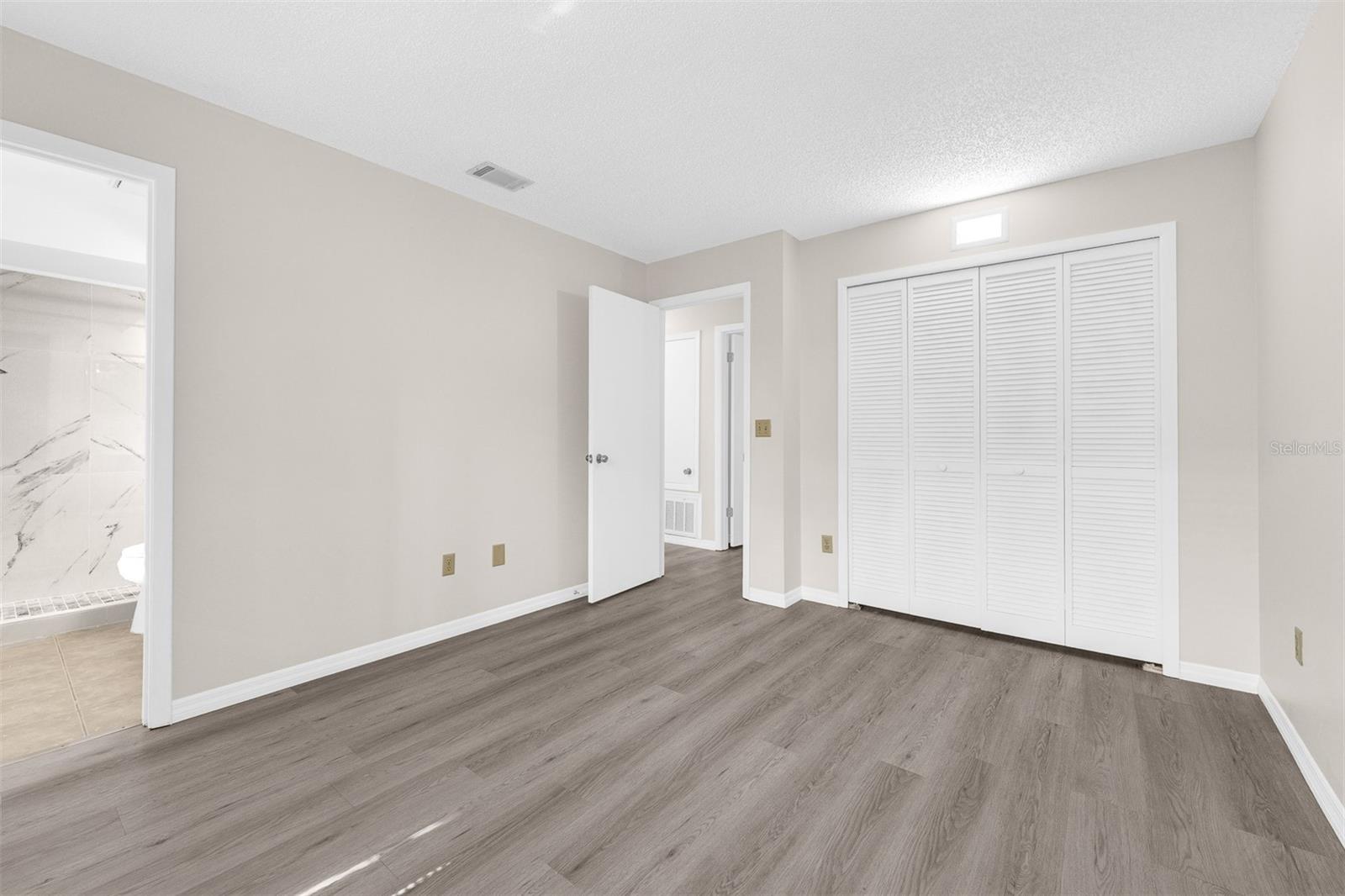 Image 19 of 25 For 945 Morris Avenue