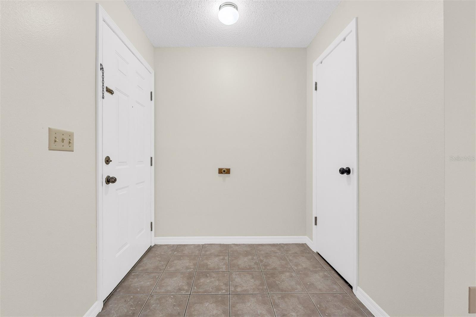 Image 4 of 25 For 945 Morris Avenue