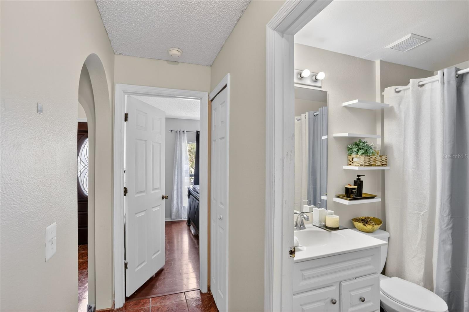 Image 20 of 29 For 6820 Pomeroy Circle