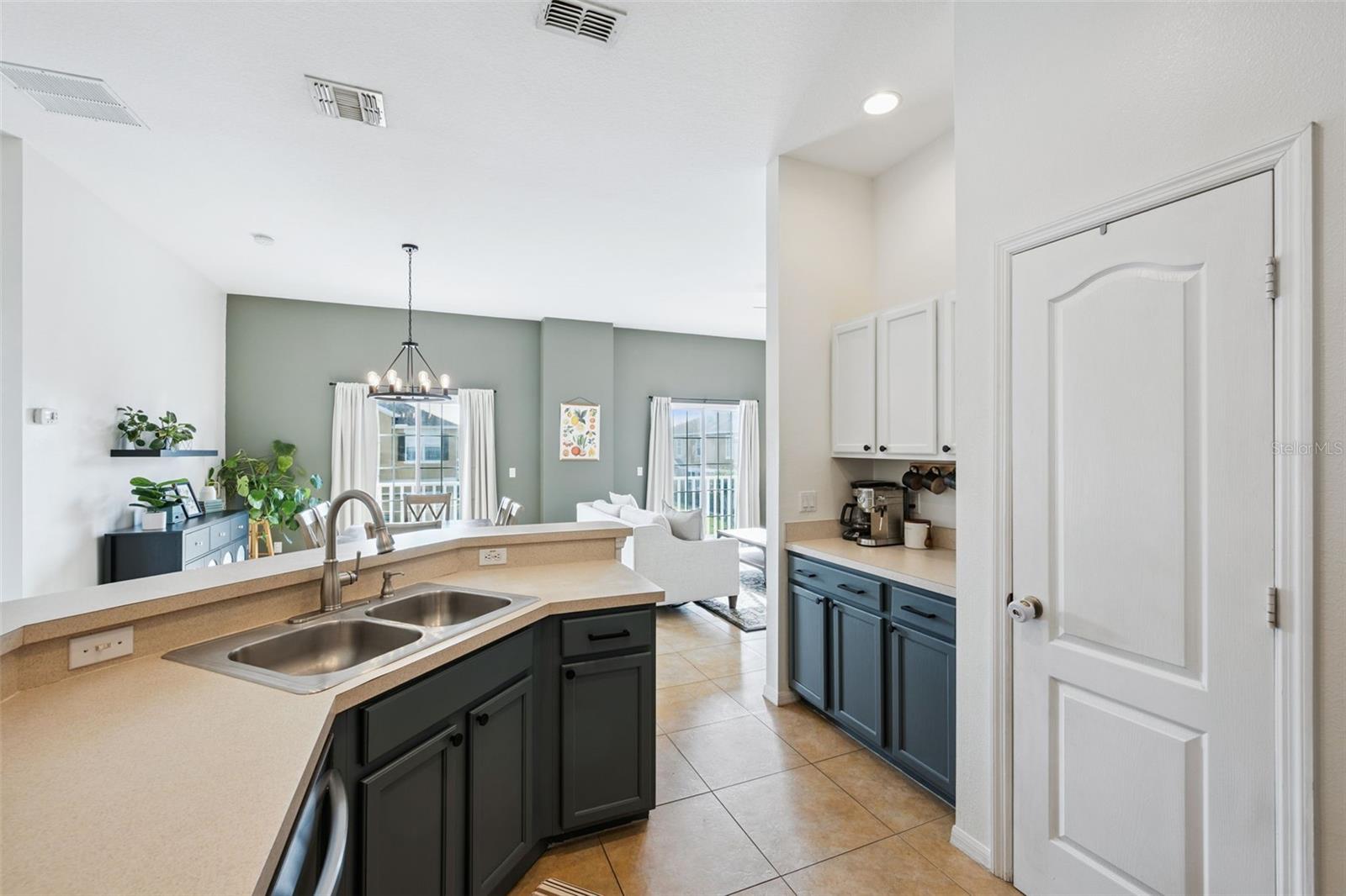 Image 12 of 39 For 10922 Derringer Drive