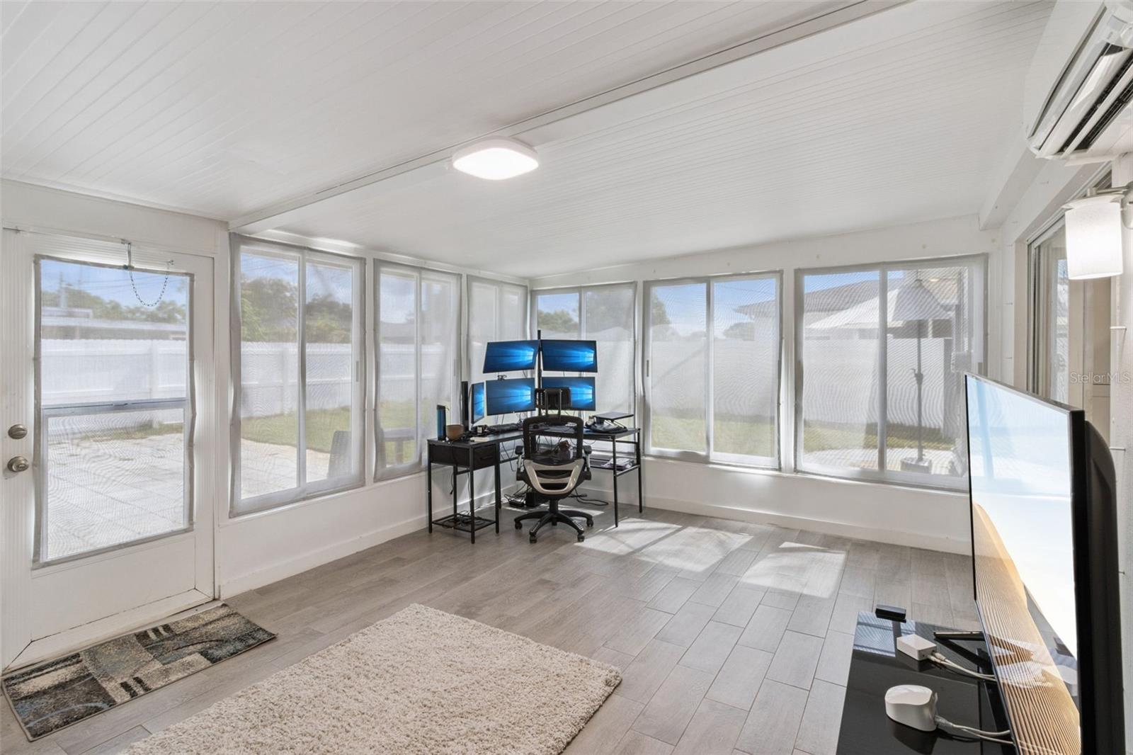 Image 23 of 28 For 1761 65th Avenue N