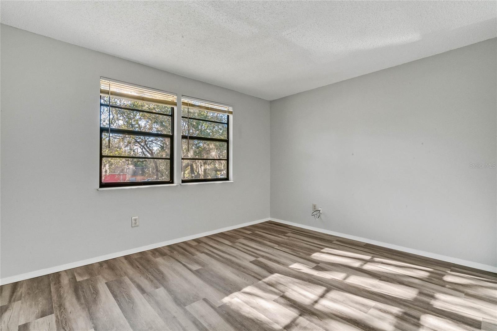 Image 11 of 14 For 4907 Lake Ridge Road H