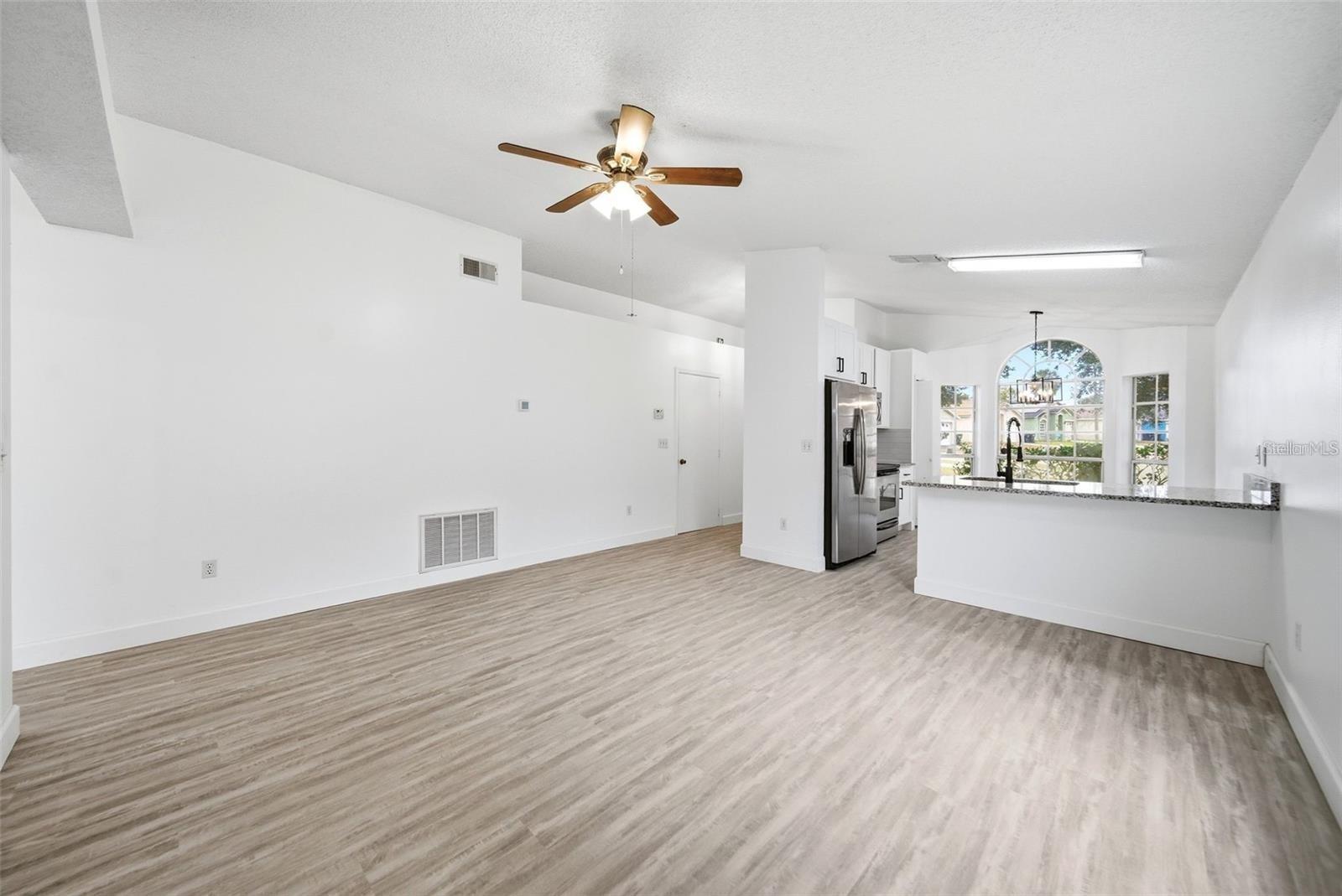 Image 4 of 16 For 7151 Edgewater Shores Court