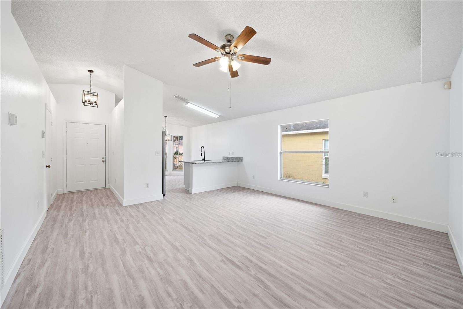 Image 5 of 16 For 7151 Edgewater Shores Court