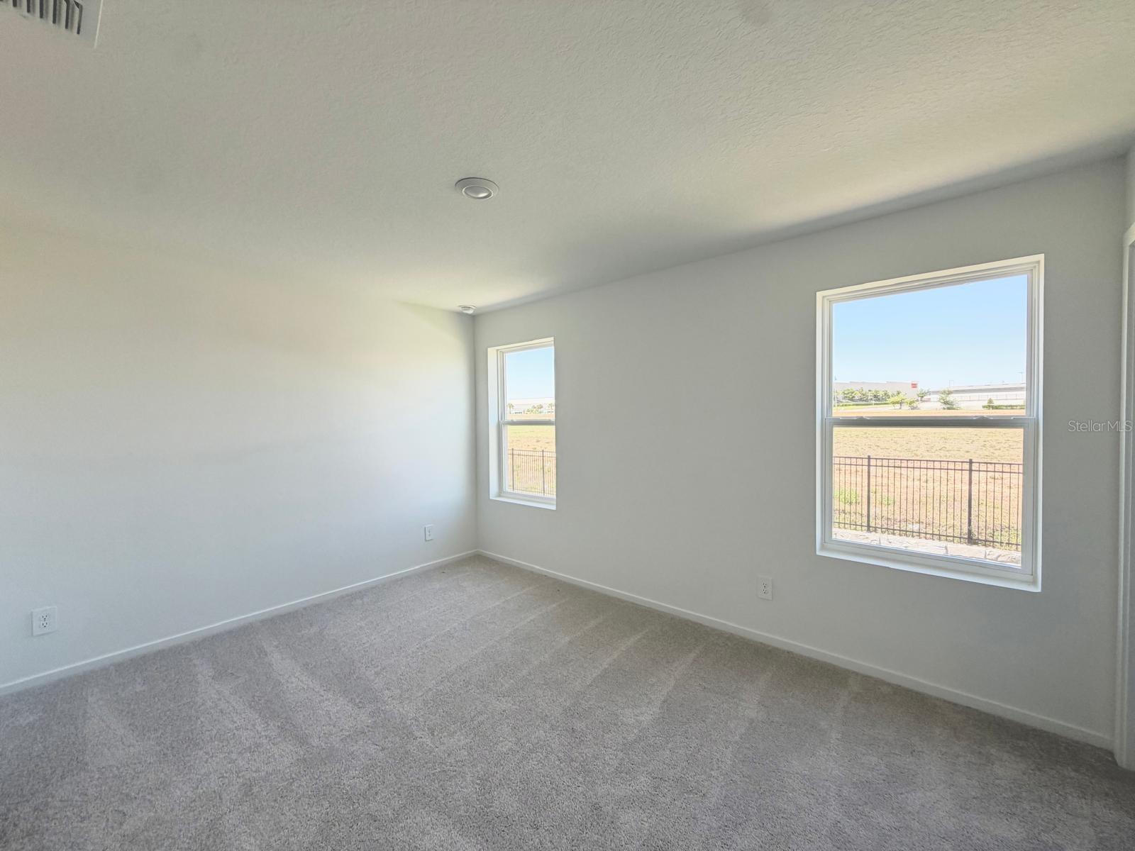 Image 17 of 23 For 836 Lynx Street