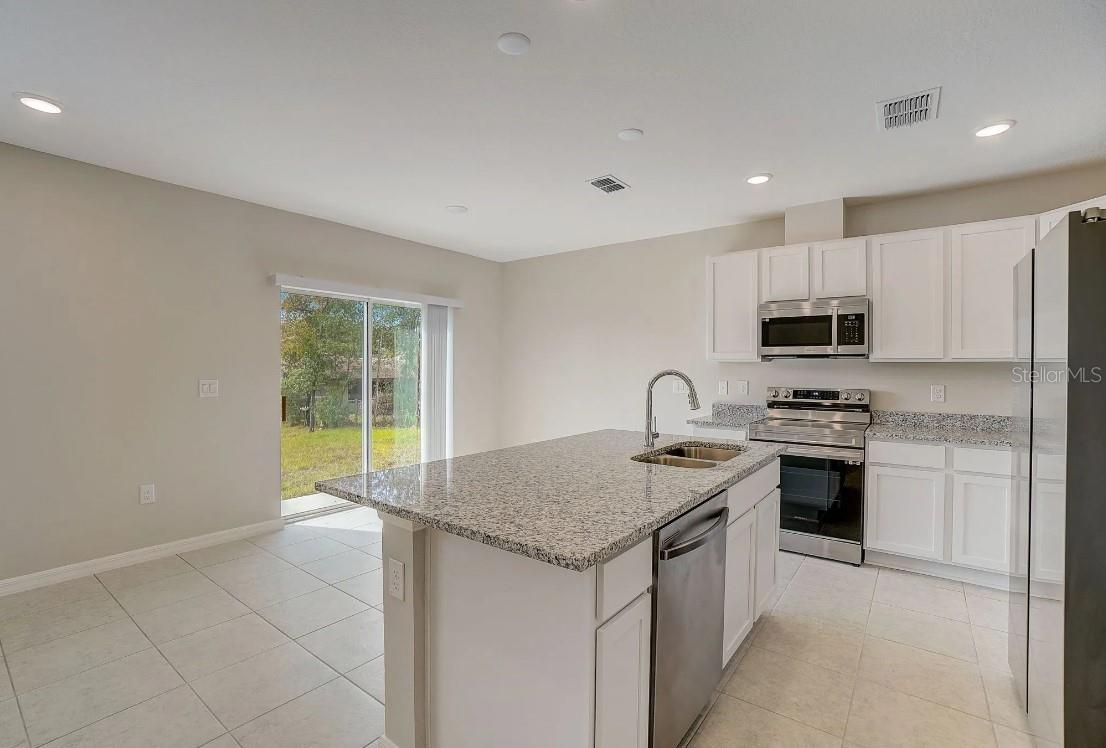 Image 5 of 28 For 589 Broadoak Drive