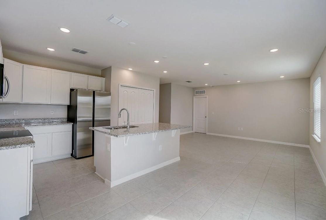 Image 8 of 28 For 589 Broadoak Drive