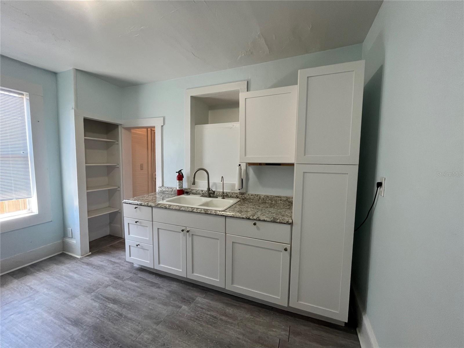 Image 11 of 31 For 704 Tennessee Street 1