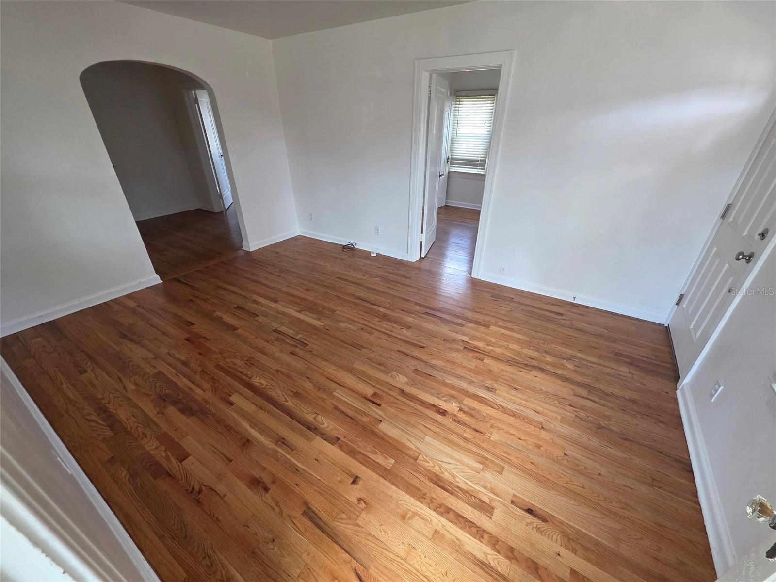 Image 3 of 16 For 807 Thornton Avenue 807