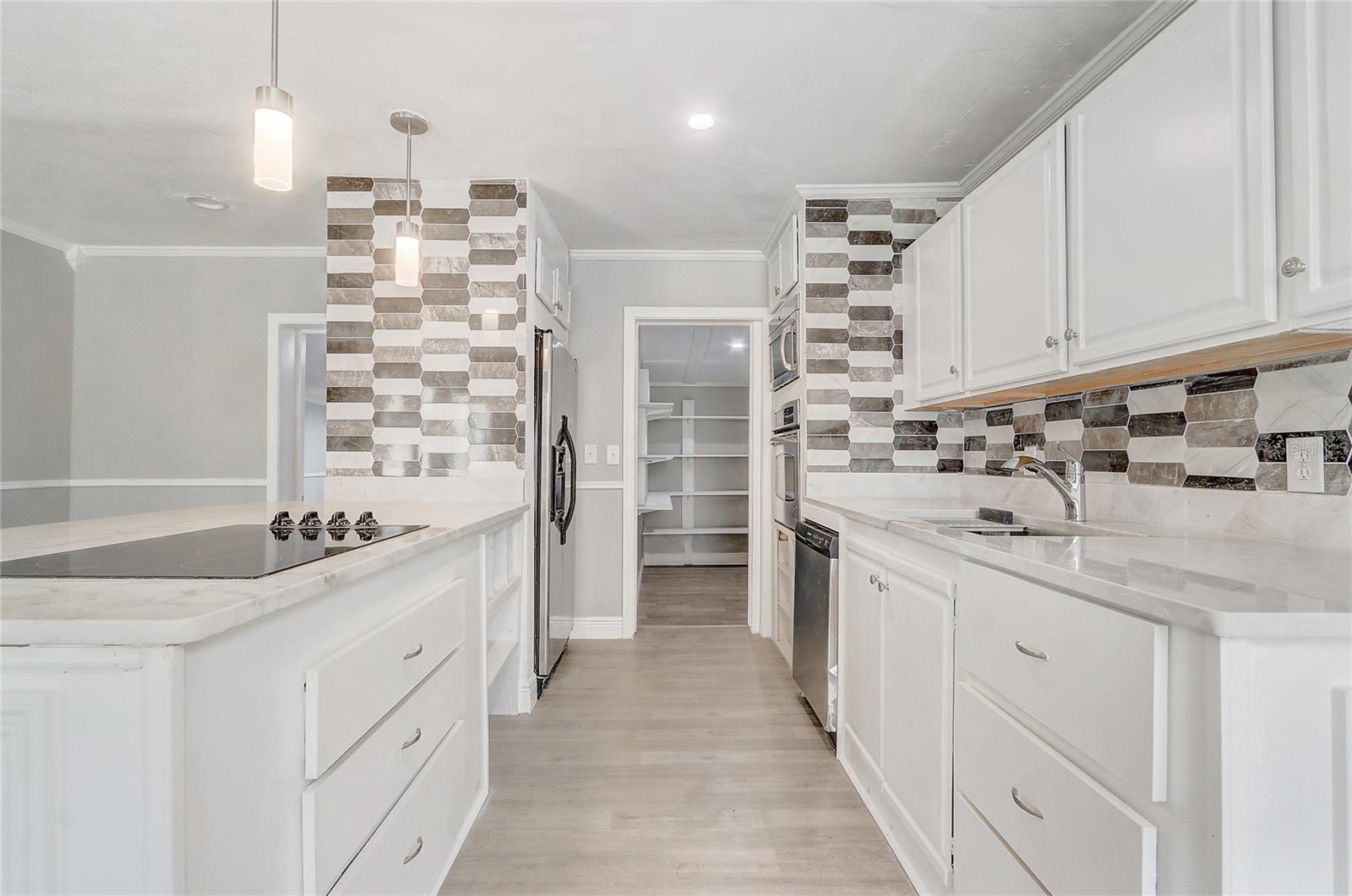 Image 13 of 37 For 1129 12th Street