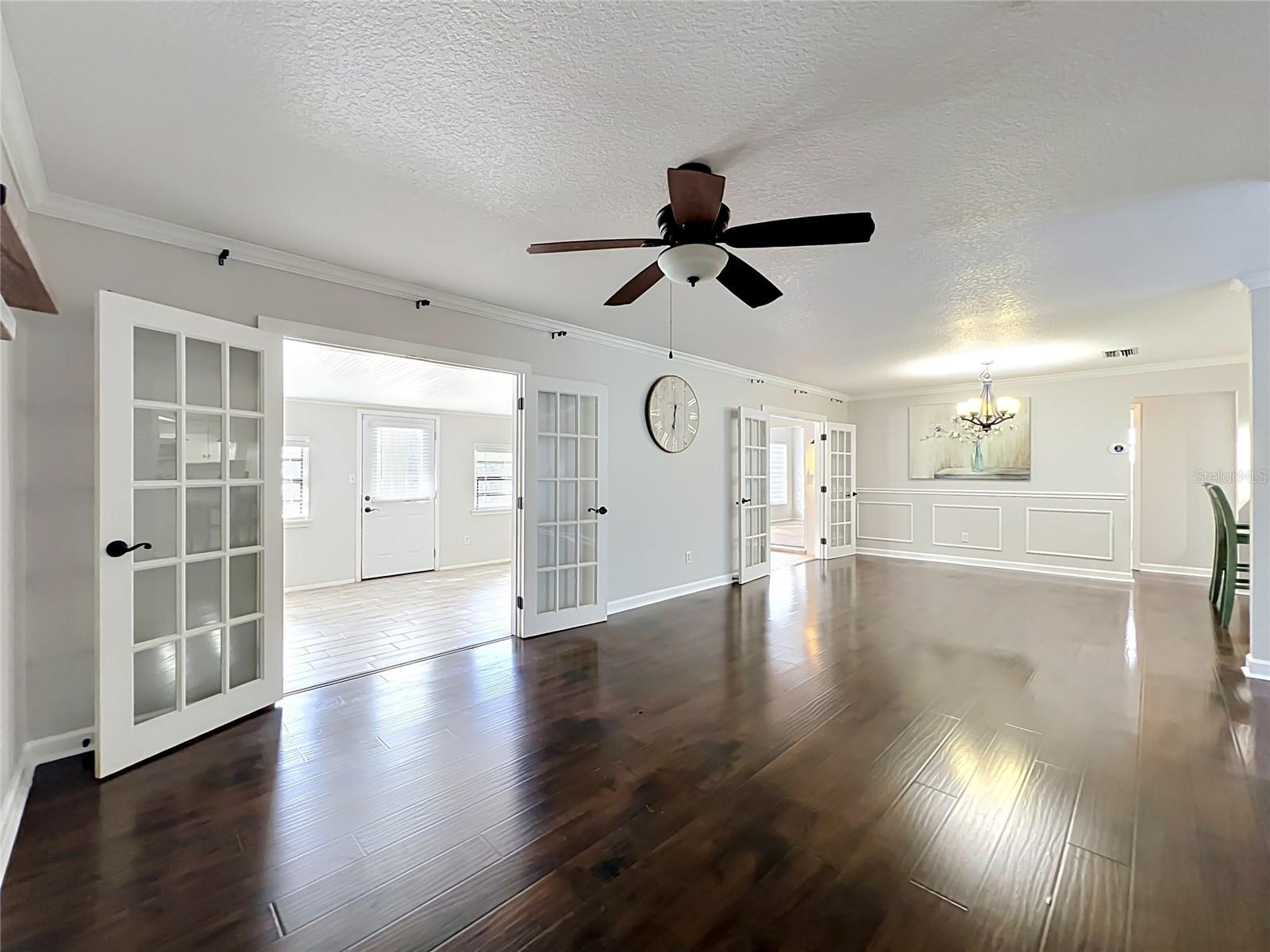 Image 20 of 72 For 4823 Landover Circle