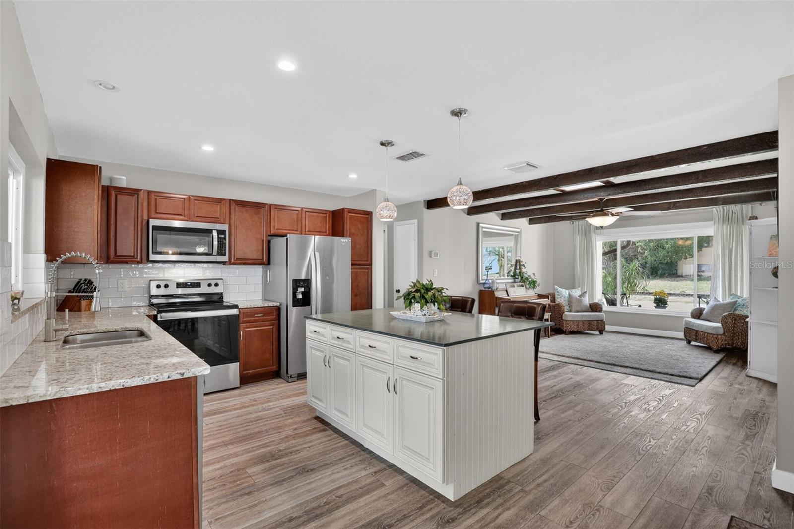 Image 11 of 39 For 1905 Poinsetta Lane