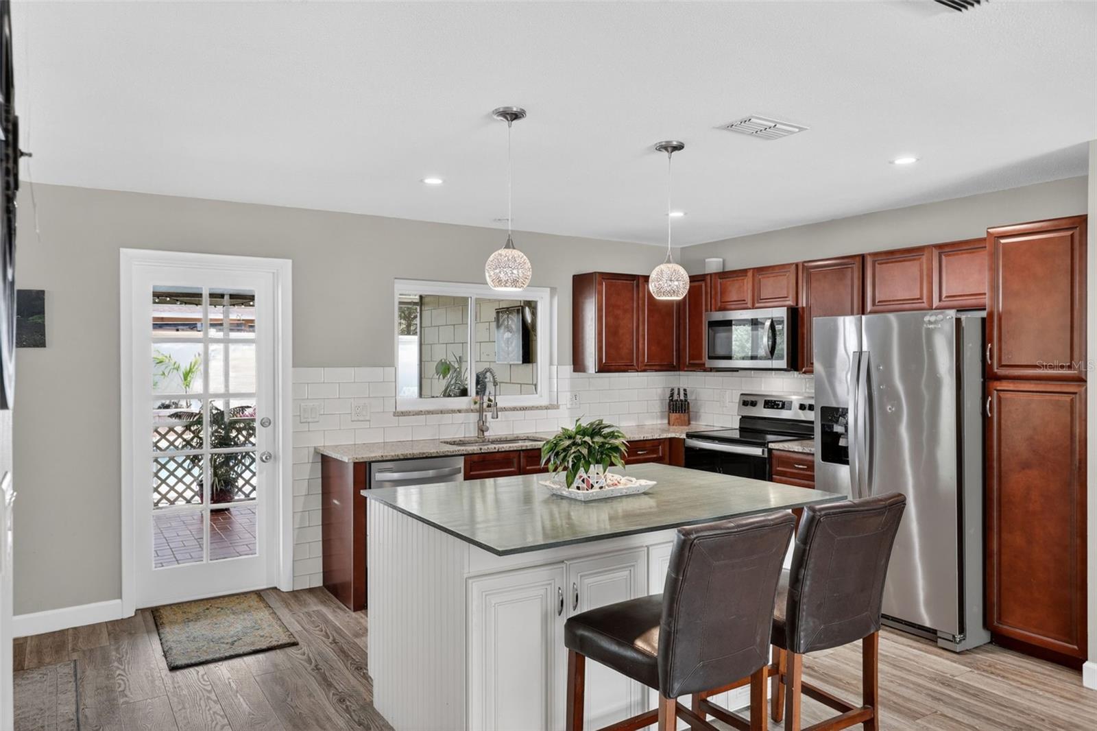 Image 12 of 39 For 1905 Poinsetta Lane
