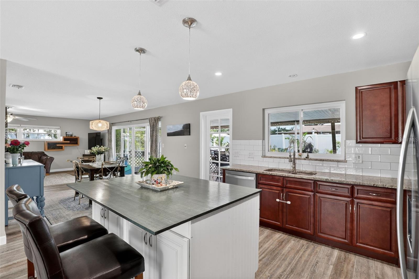 Image 14 of 39 For 1905 Poinsetta Lane