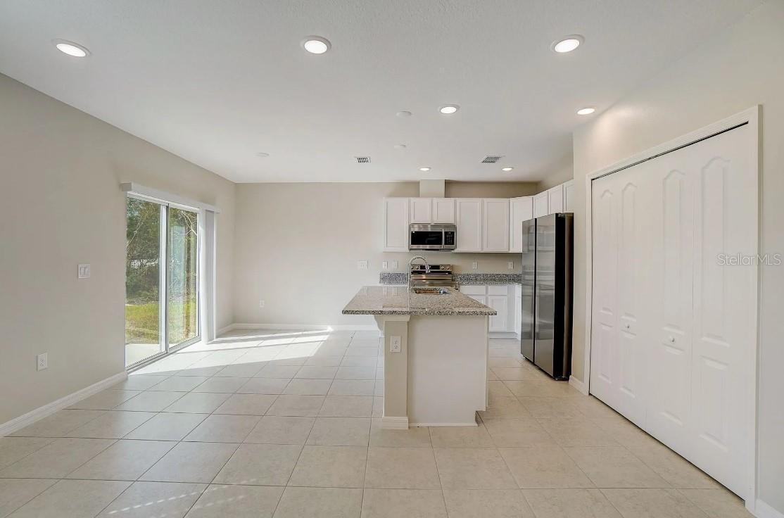 Image 7 of 28 For 616 Broadoak Drive