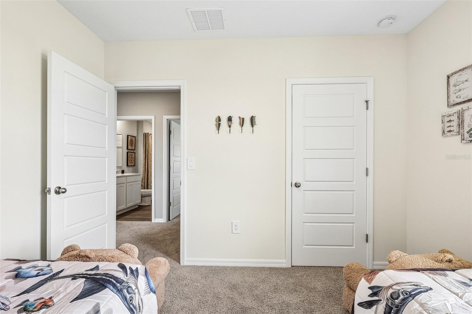 Image 31 of 37 For 5417 Willow Creek Drive