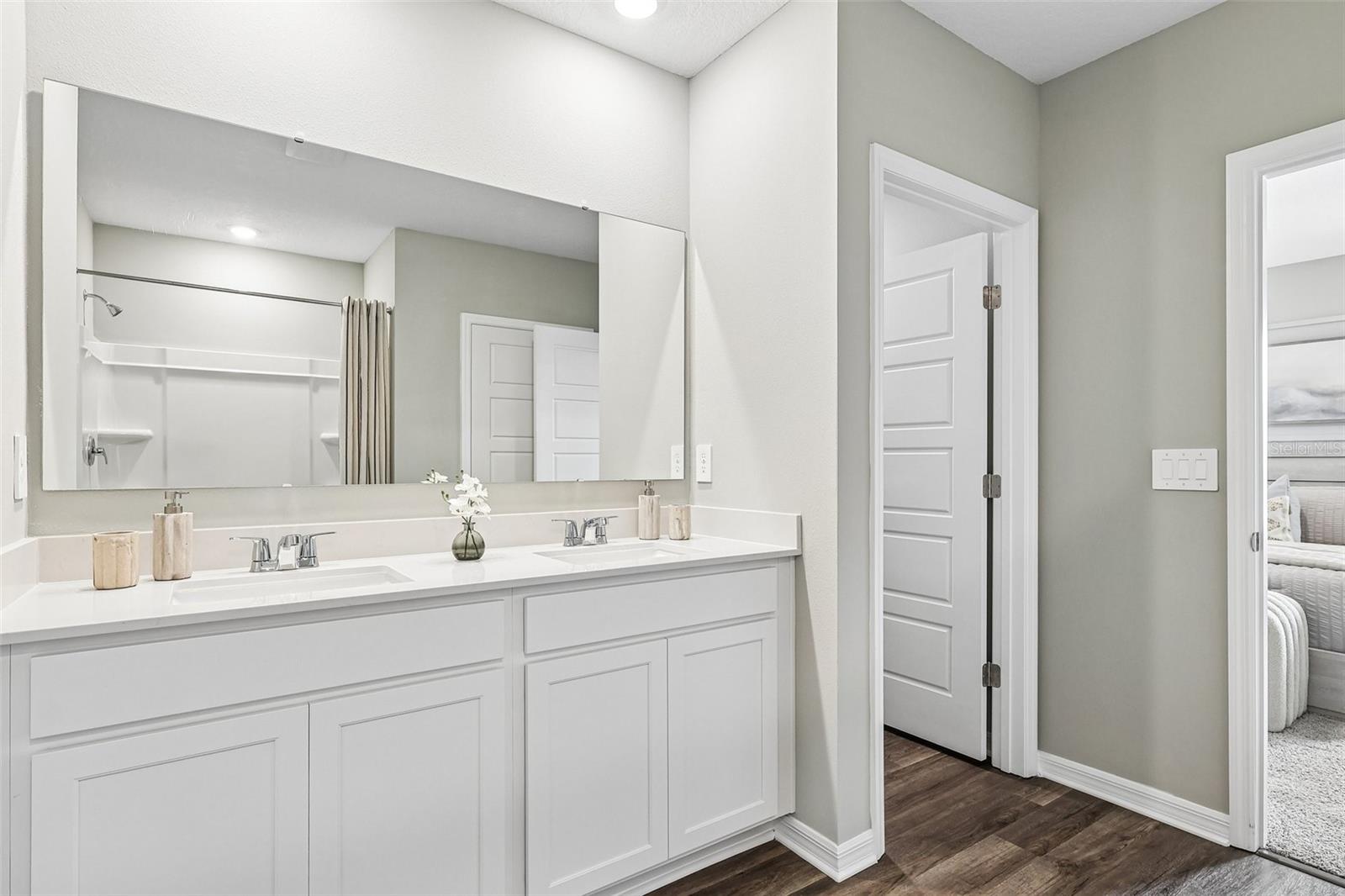 Image 33 of 37 For 5417 Willow Creek Drive