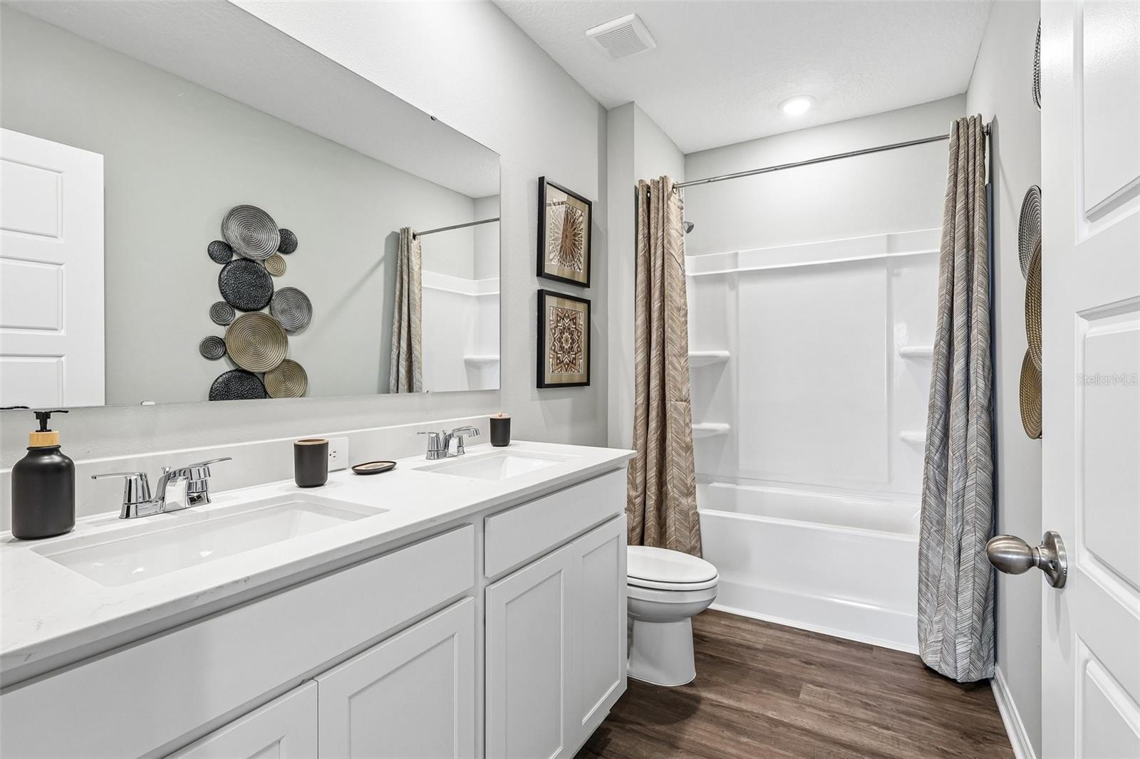 Image 34 of 37 For 5417 Willow Creek Drive