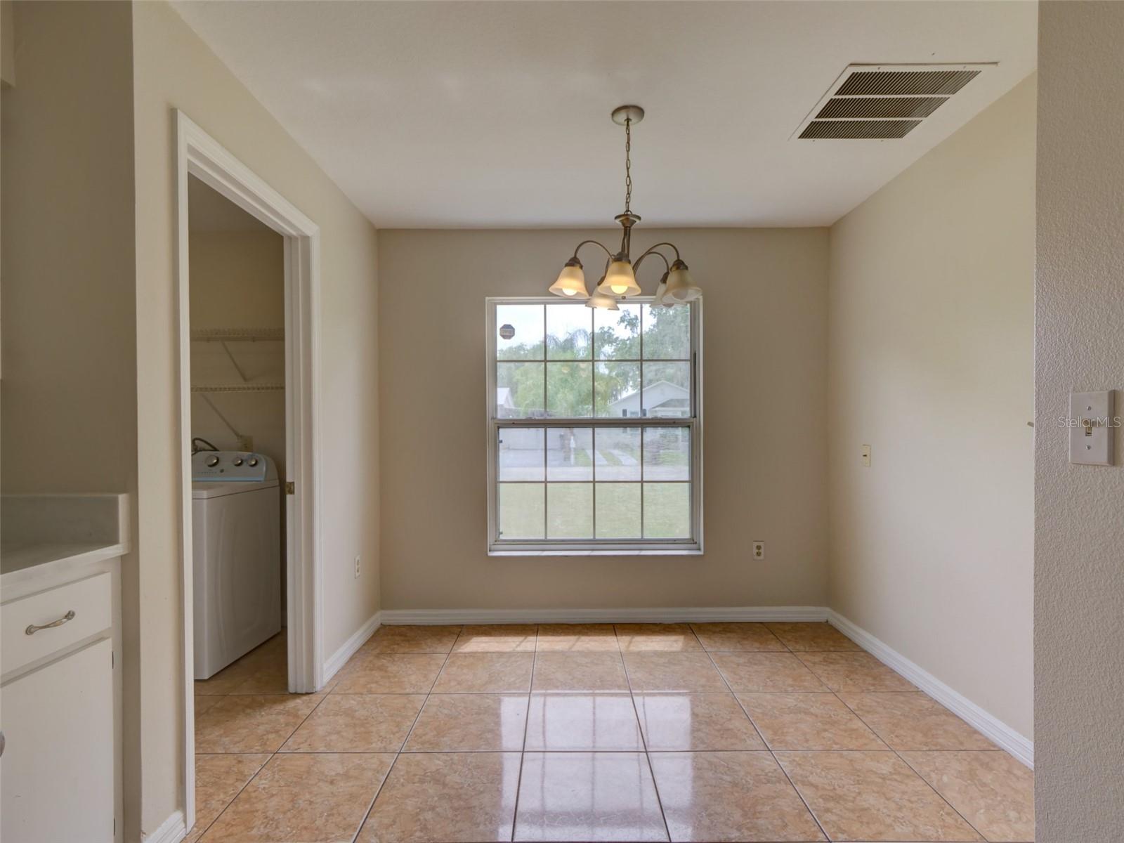 Image 11 of 41 For 806 Illinois Avenue