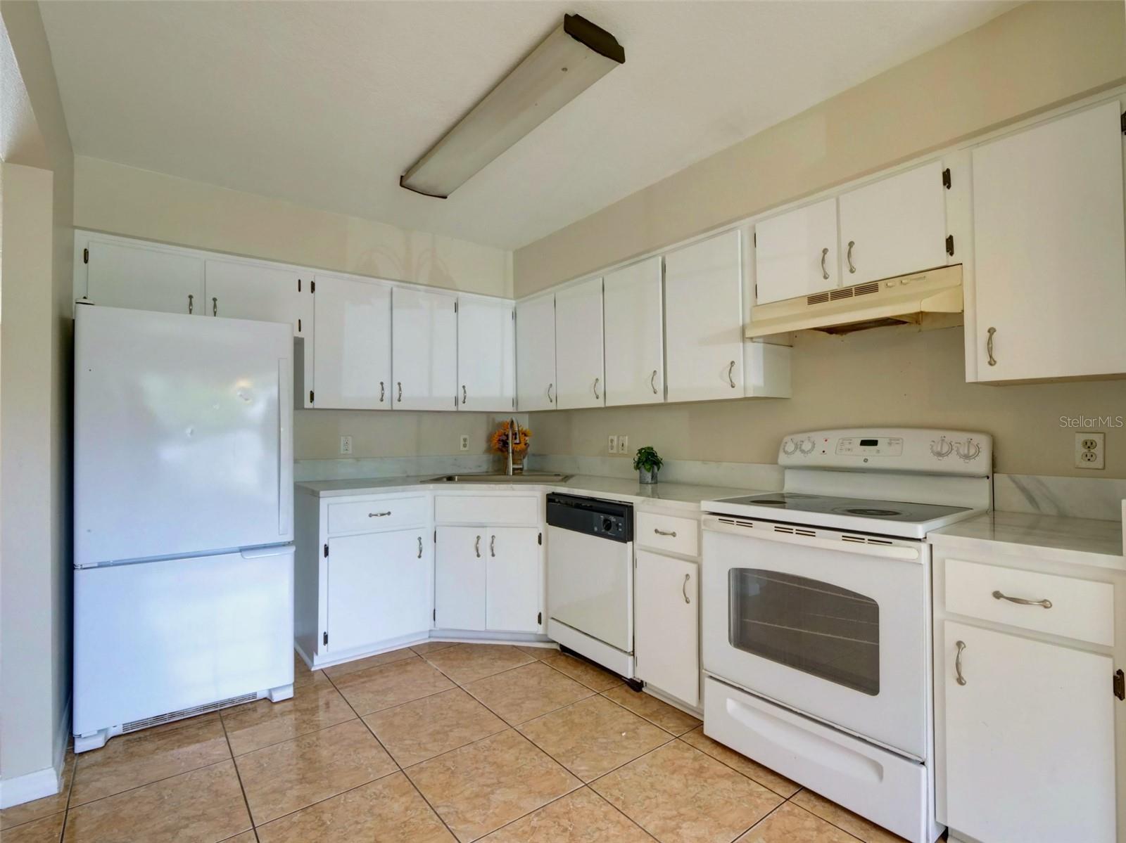 Image 15 of 41 For 806 Illinois Avenue