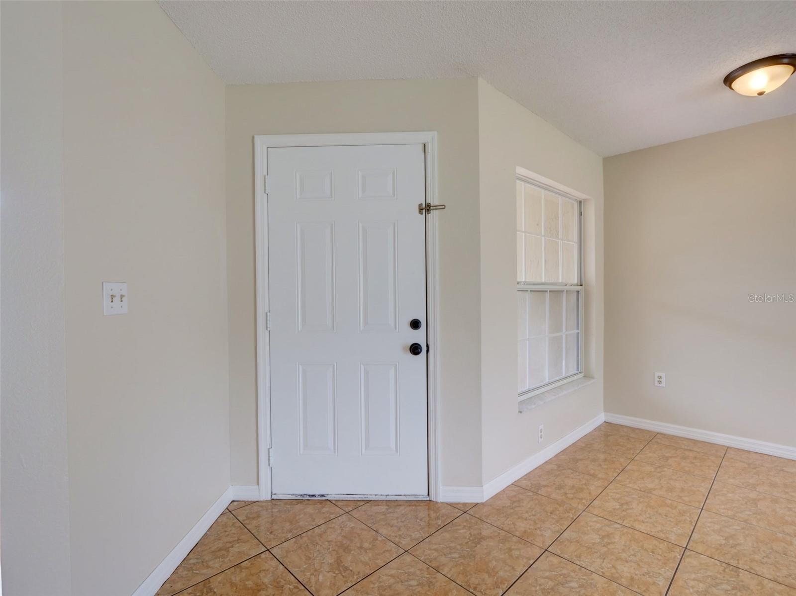 Image 4 of 41 For 806 Illinois Avenue