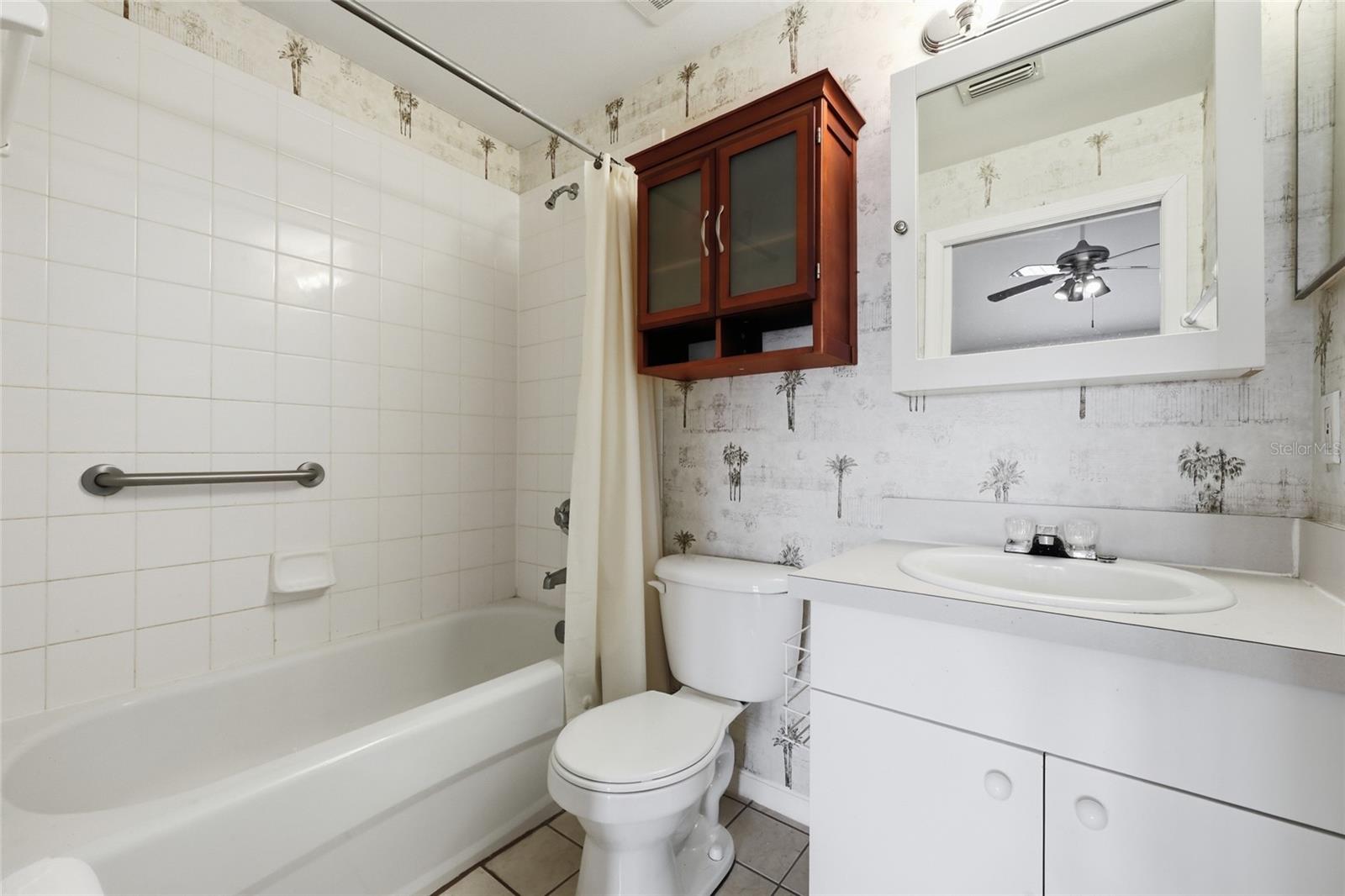 Image 20 of 29 For 6998 Woodlake Drive