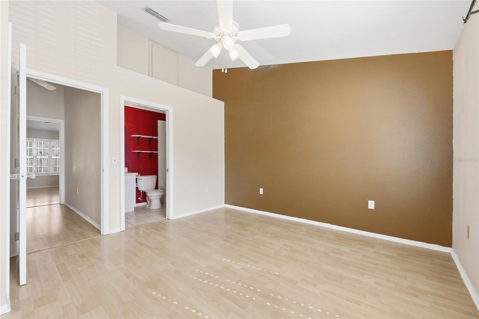 Image 23 of 29 For 6998 Woodlake Drive