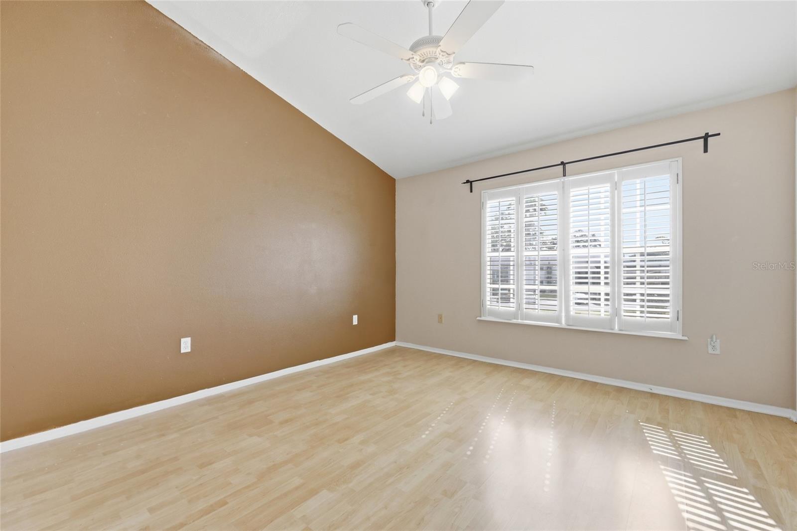 Image 24 of 29 For 6998 Woodlake Drive