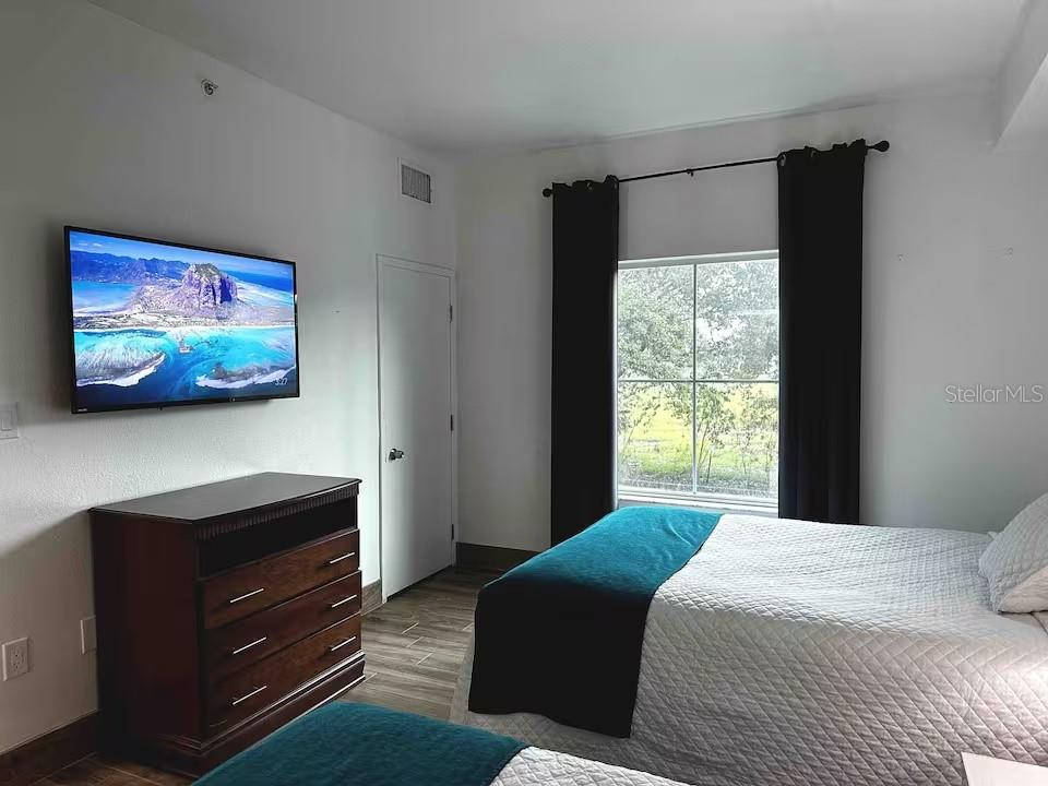 Image 18 of 47 For 8303 Palm Parkway 208