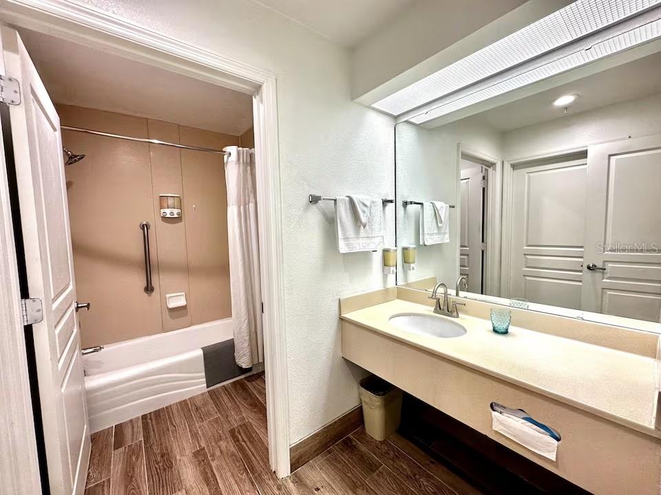 Image 23 of 47 For 8303 Palm Parkway 208