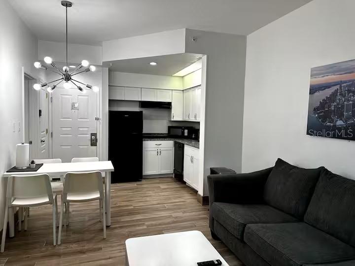 Image 9 of 47 For 8303 Palm Parkway 208
