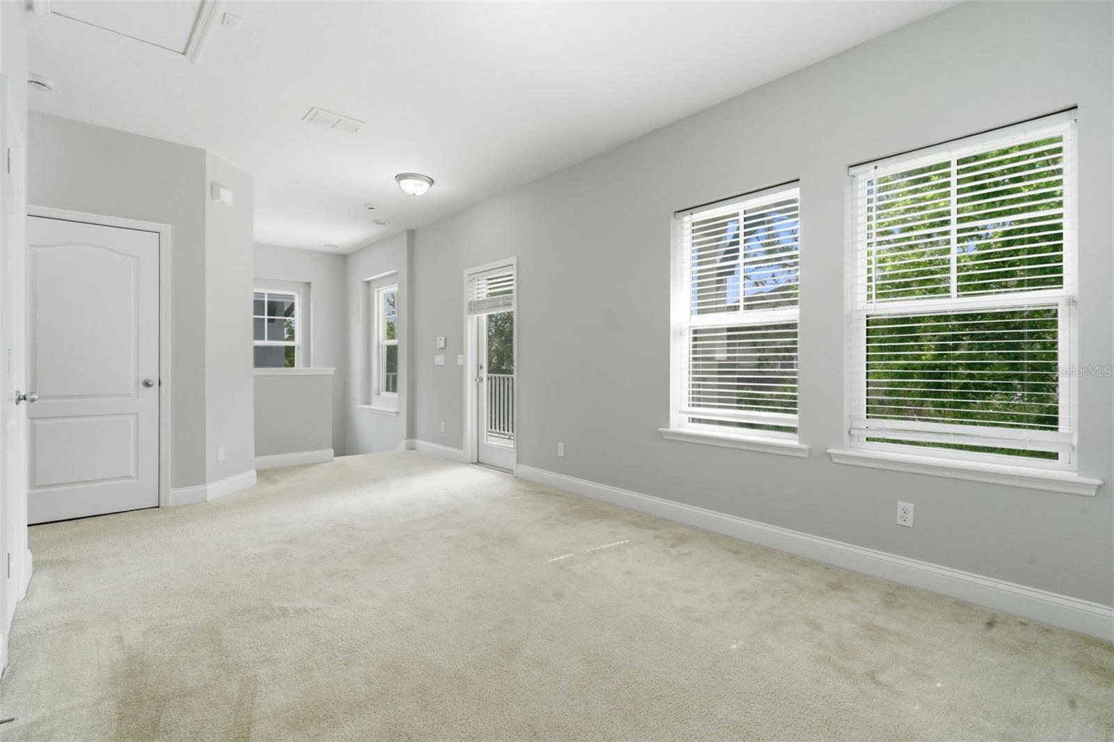Image 17 of 46 For 13856 Eliot Avenue