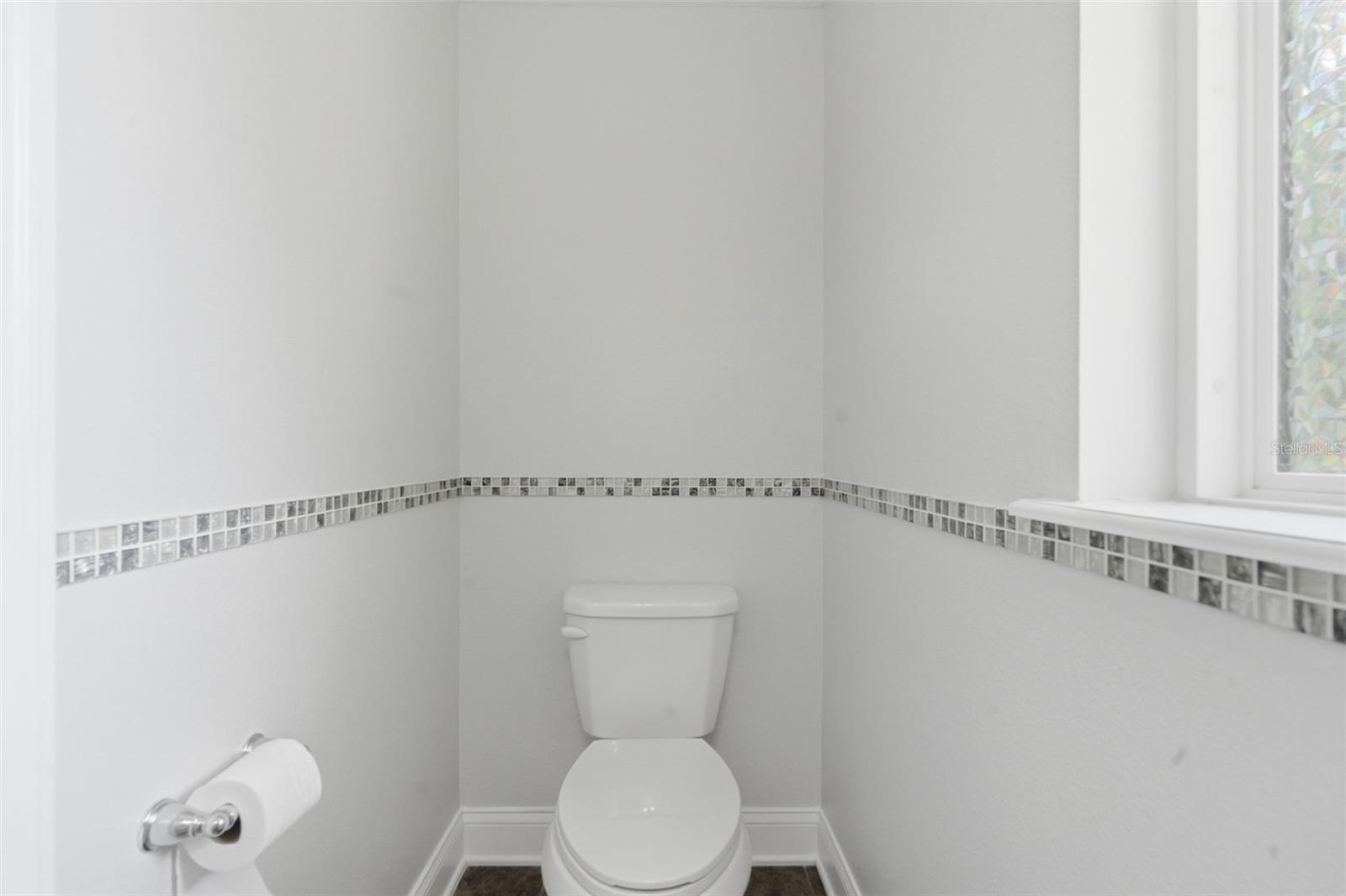 Image 31 of 46 For 13856 Eliot Avenue