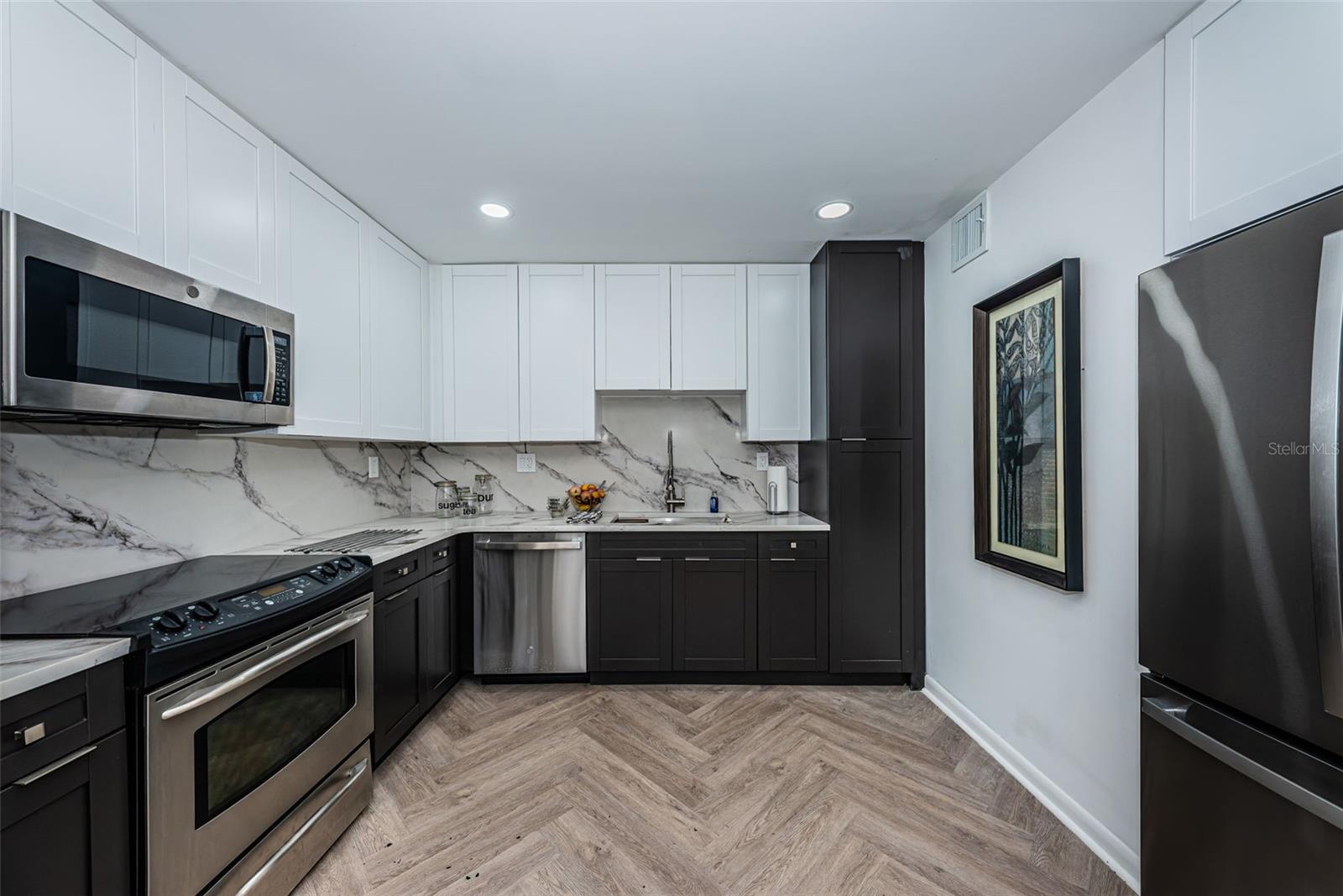 Image 10 of 63 For 781 Village Lake Terrace N 101a