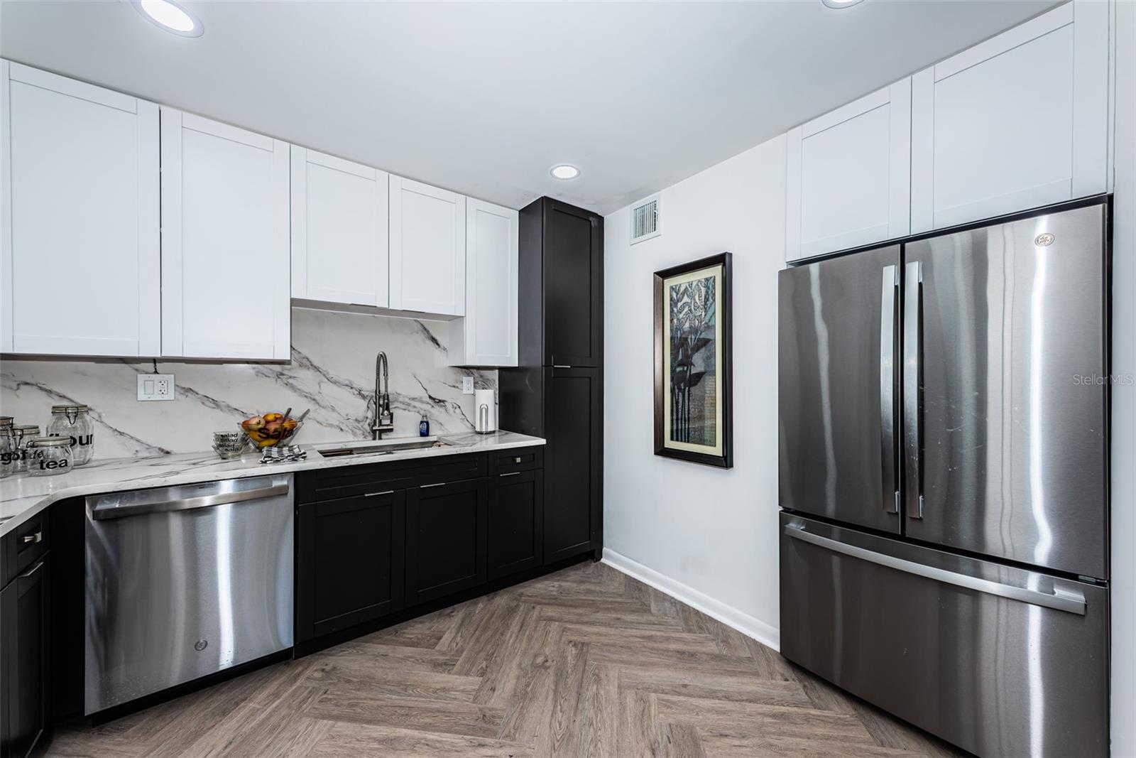 Image 11 of 63 For 781 Village Lake Terrace N 101a