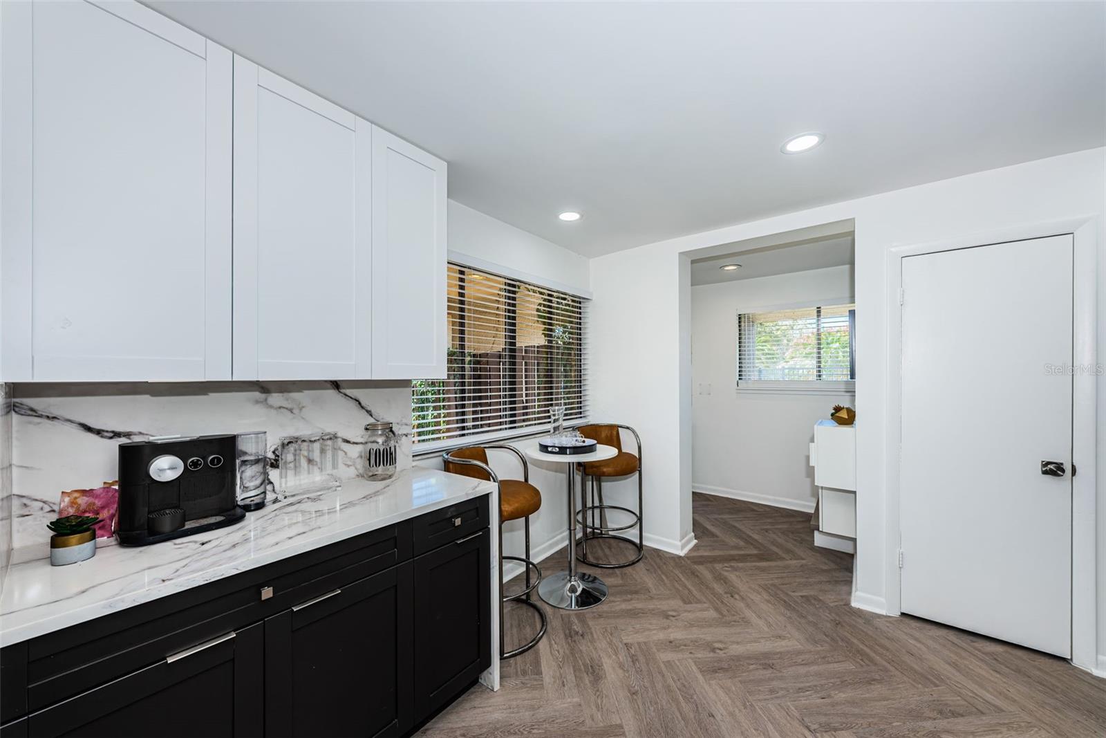 Image 15 of 63 For 781 Village Lake Terrace N 101a