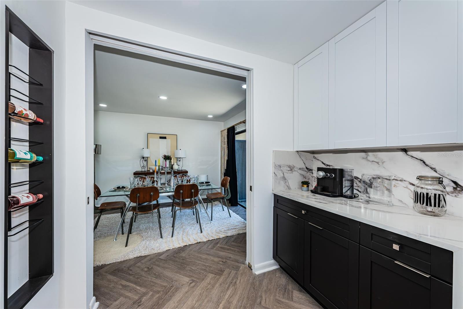 Image 17 of 63 For 781 Village Lake Terrace N 101a
