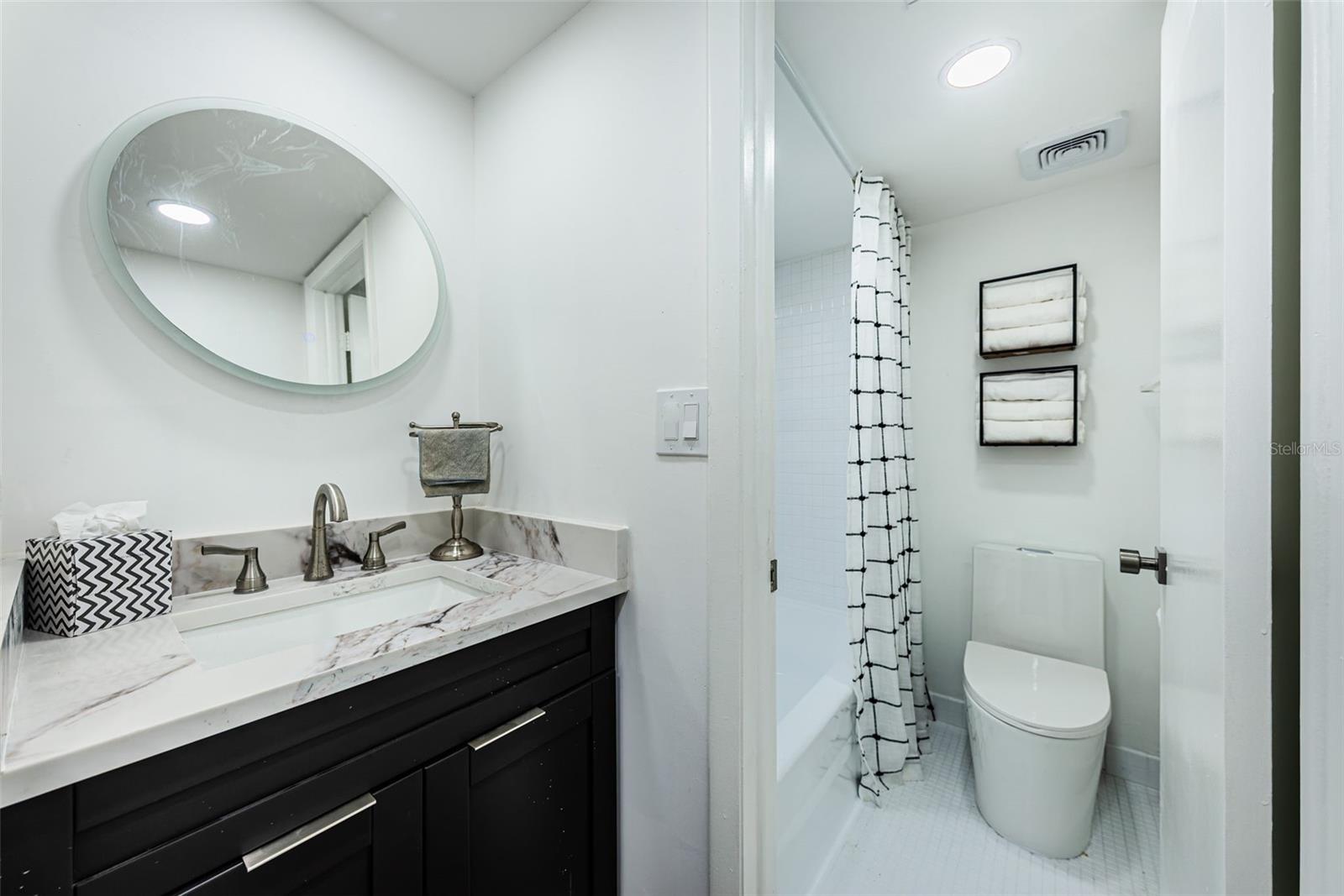 Image 23 of 63 For 781 Village Lake Terrace N 101a