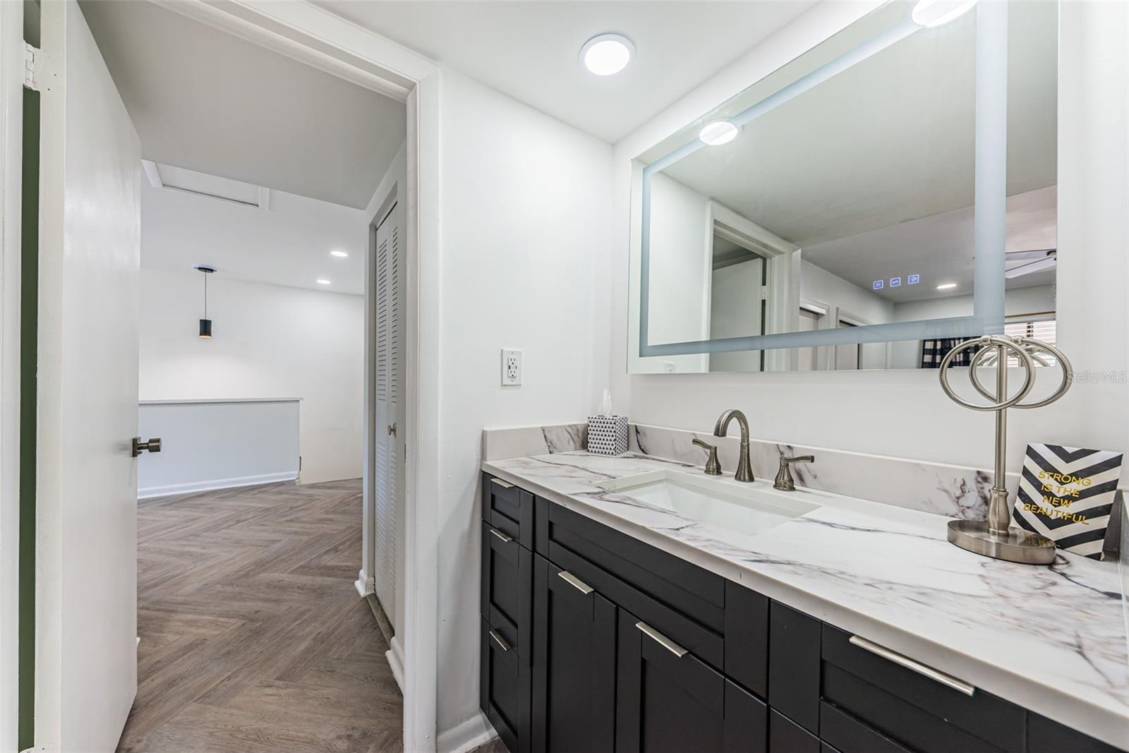 Image 36 of 63 For 781 Village Lake Terrace N 101a
