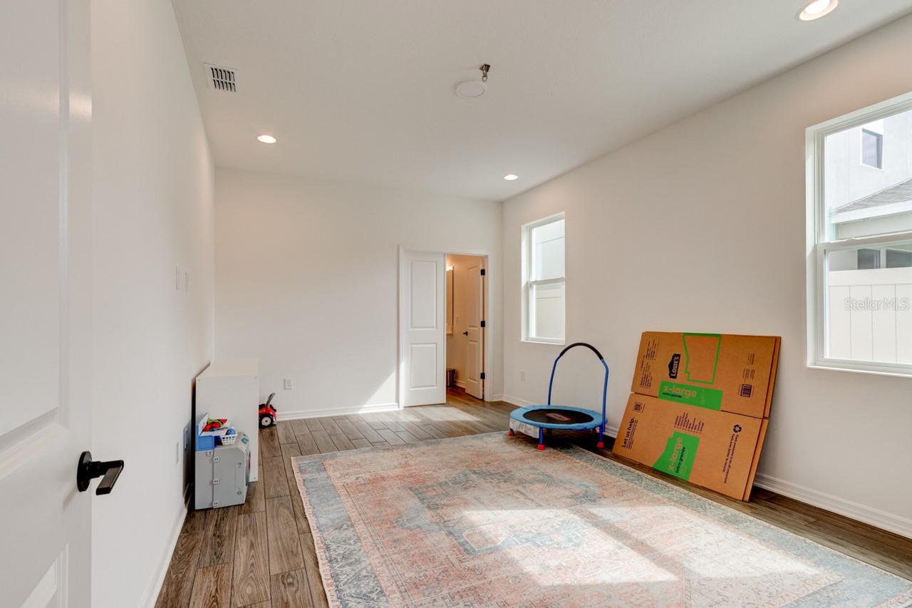 Image 19 of 43 For 5675 Green Arrow Place