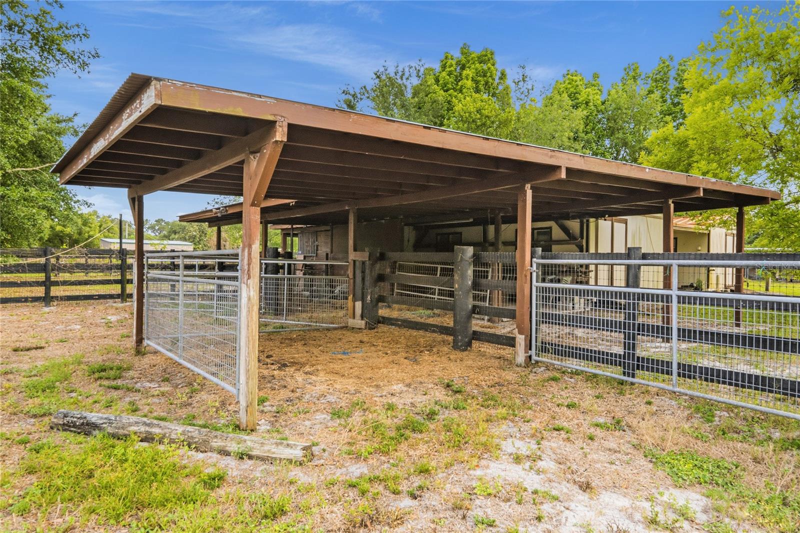 Image 5 of 54 For 3901 Apopka Vineland Road