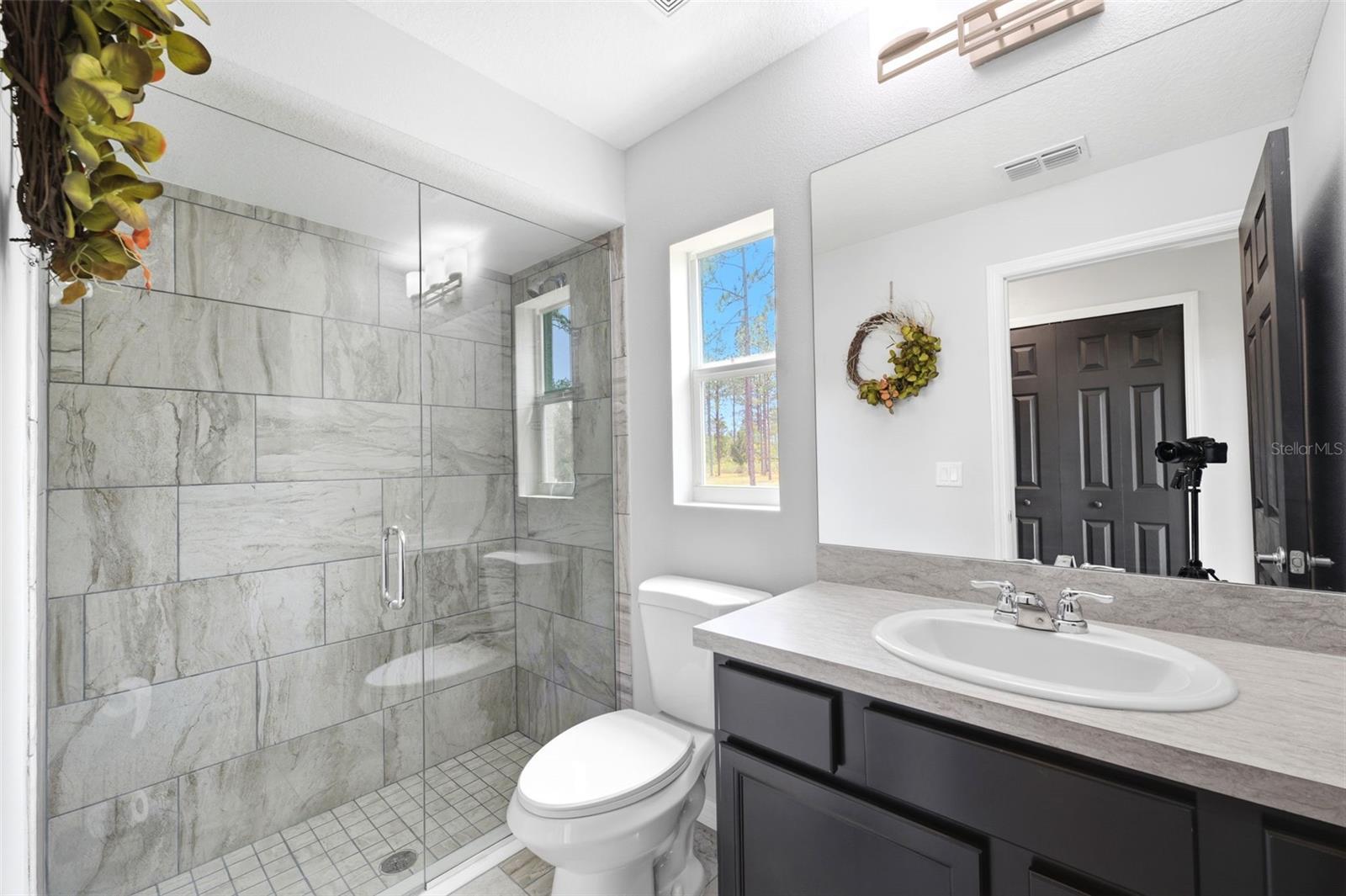 Image 31 of 41 For 18043 Palmdale Road