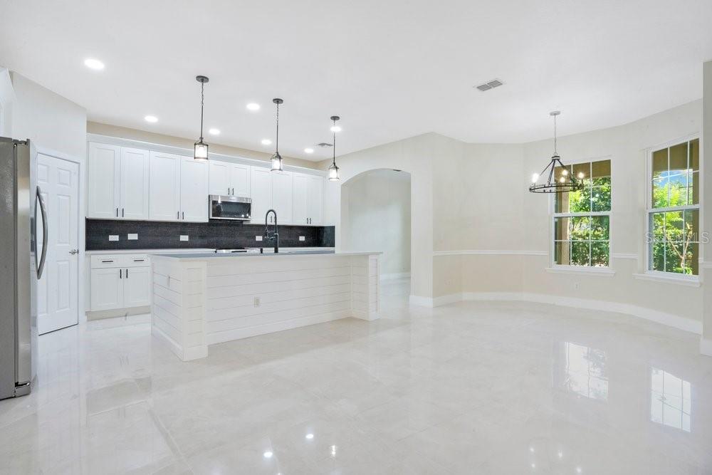 Image 12 of 38 For 6615 Helmsley Circle
